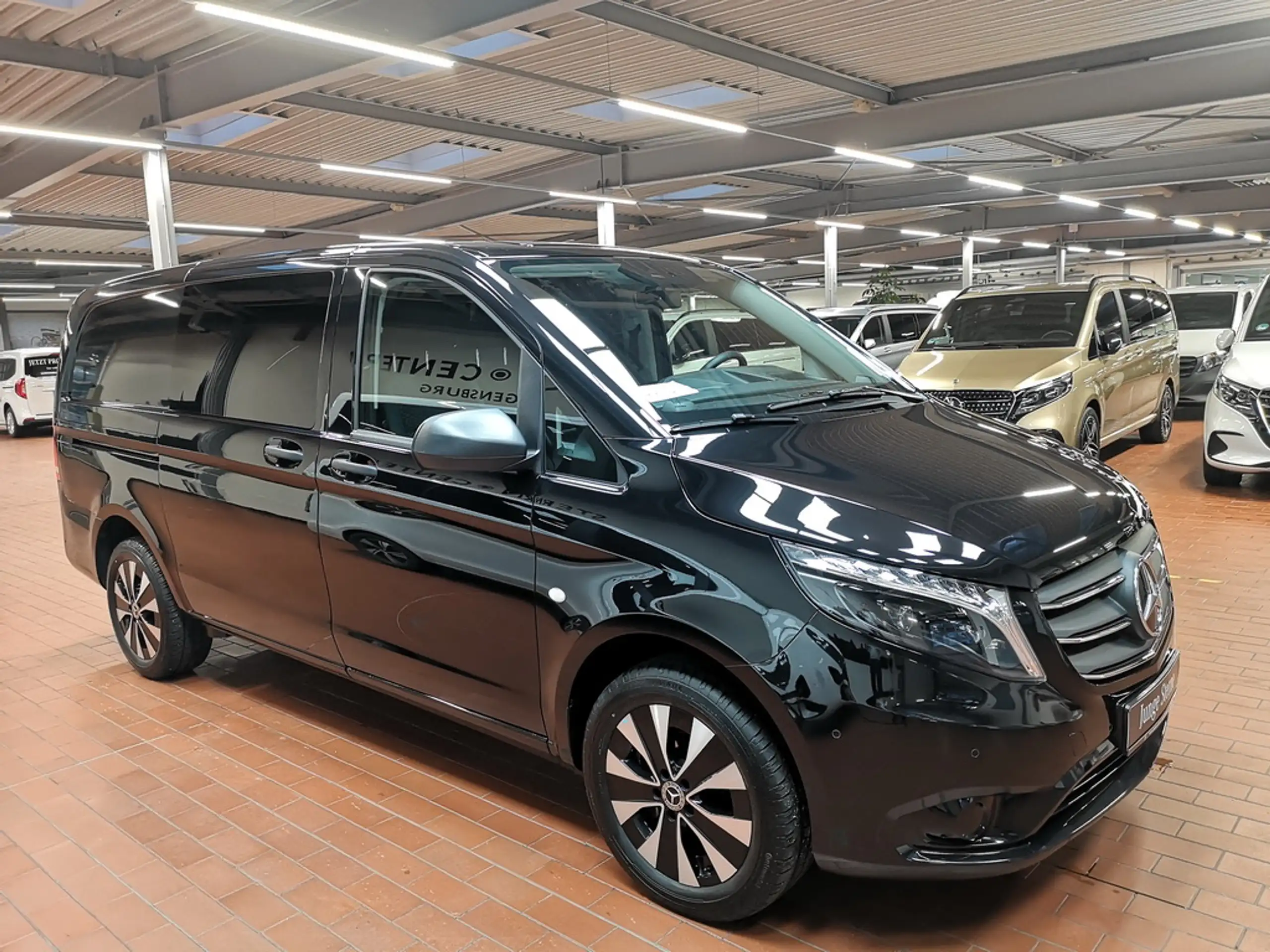 Mercedes-Benz - Vito