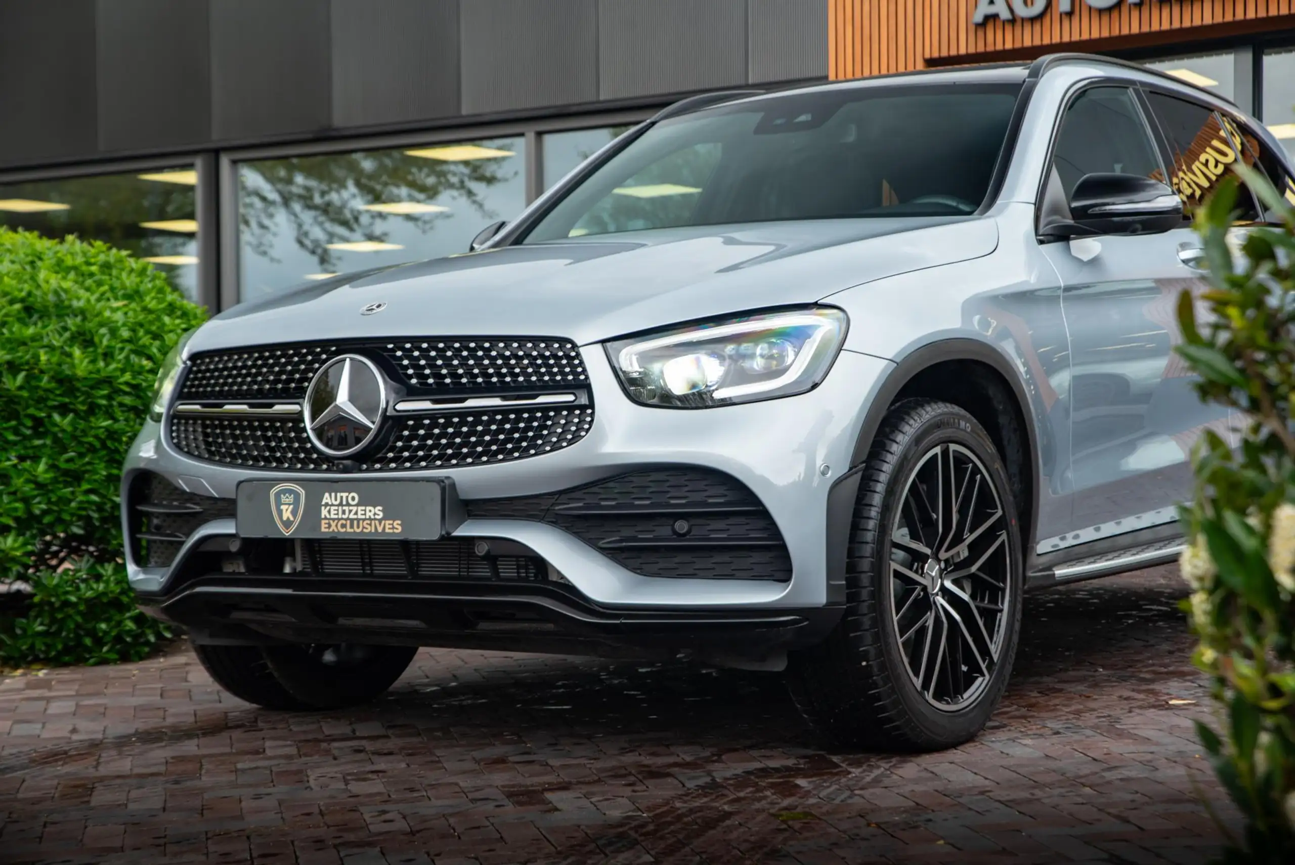 Mercedes-Benz - GLC 300