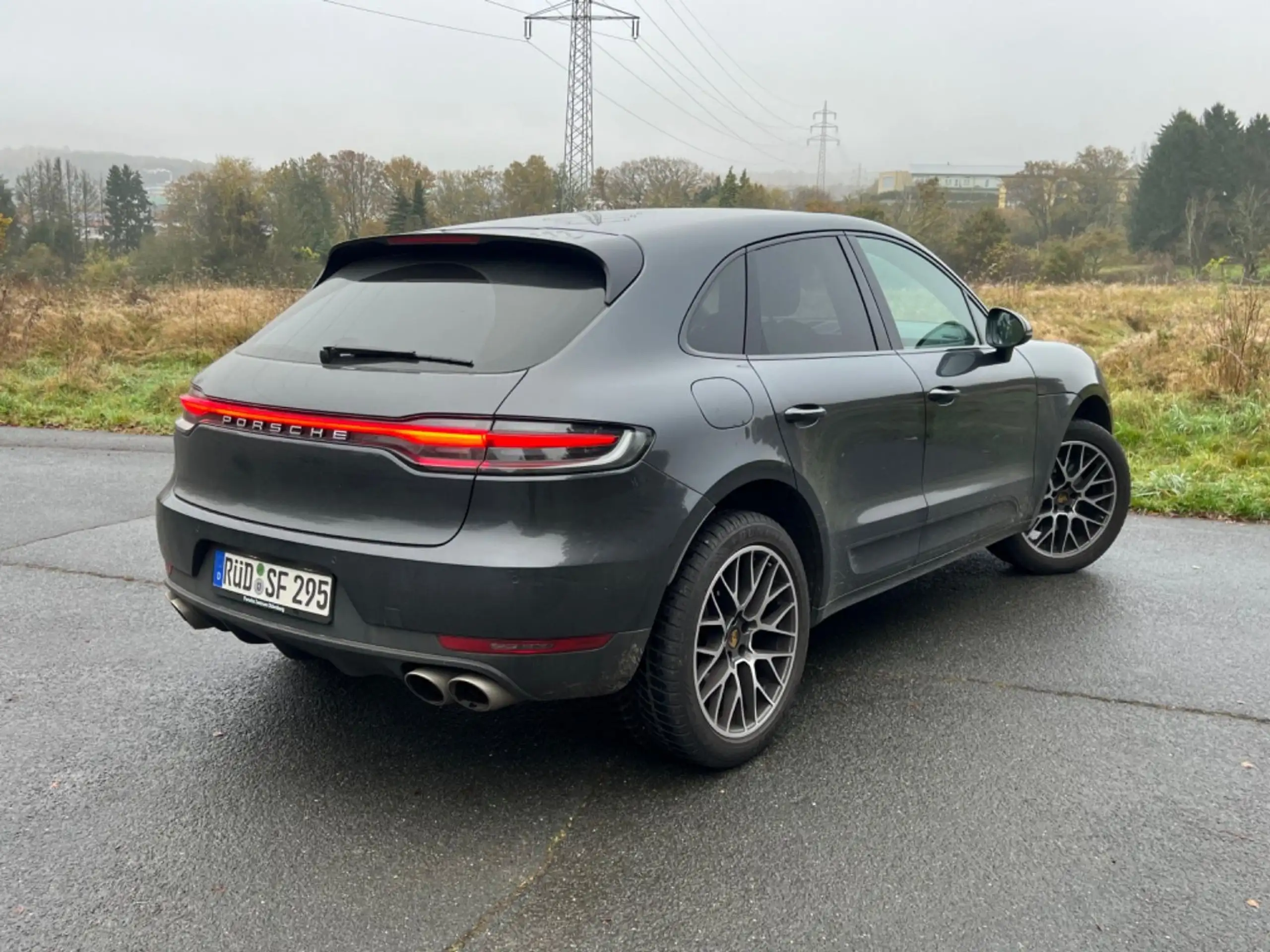 Porsche - Macan