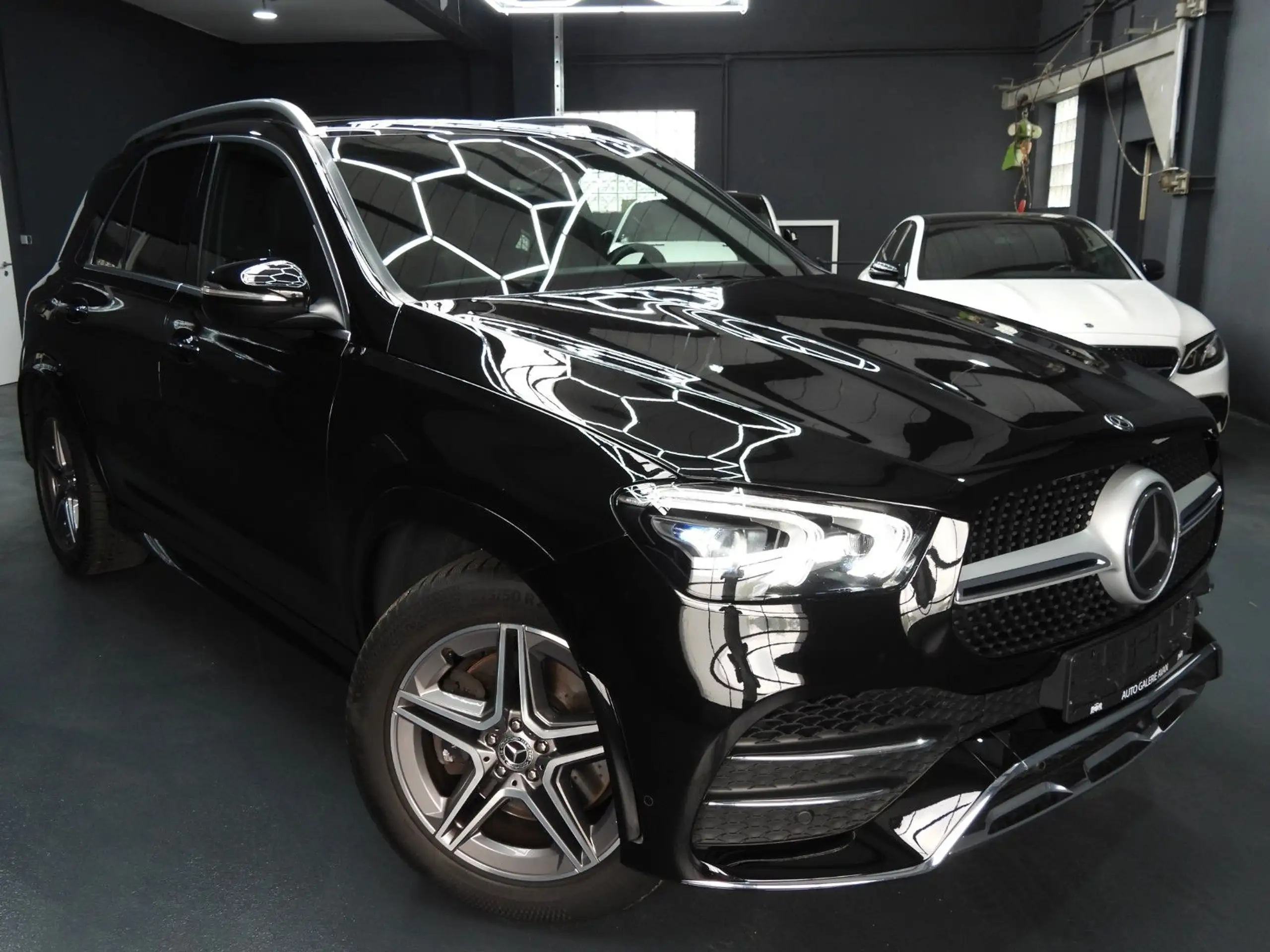 Mercedes-Benz - GLE 350