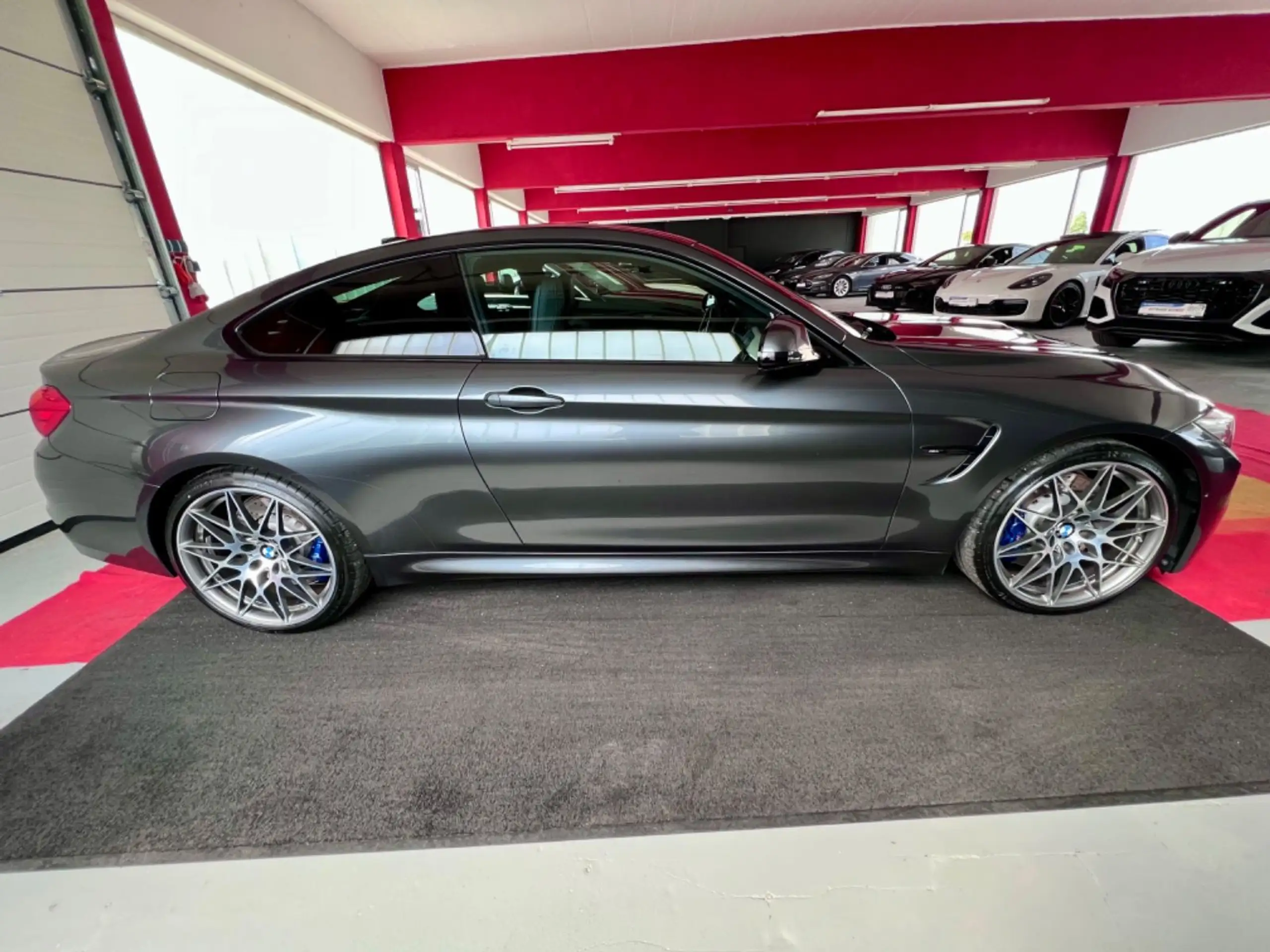 BMW - M4