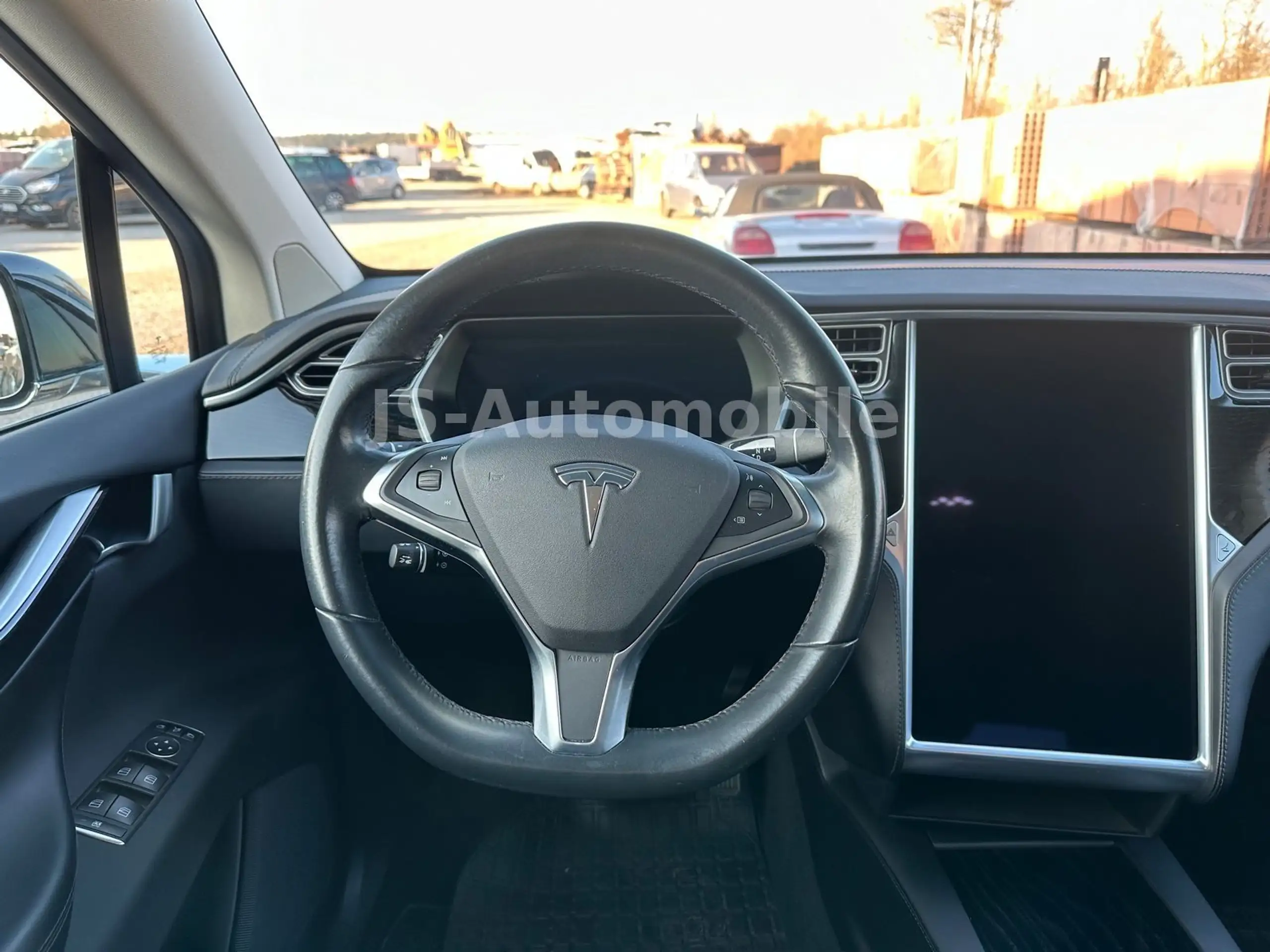 Tesla - Model X