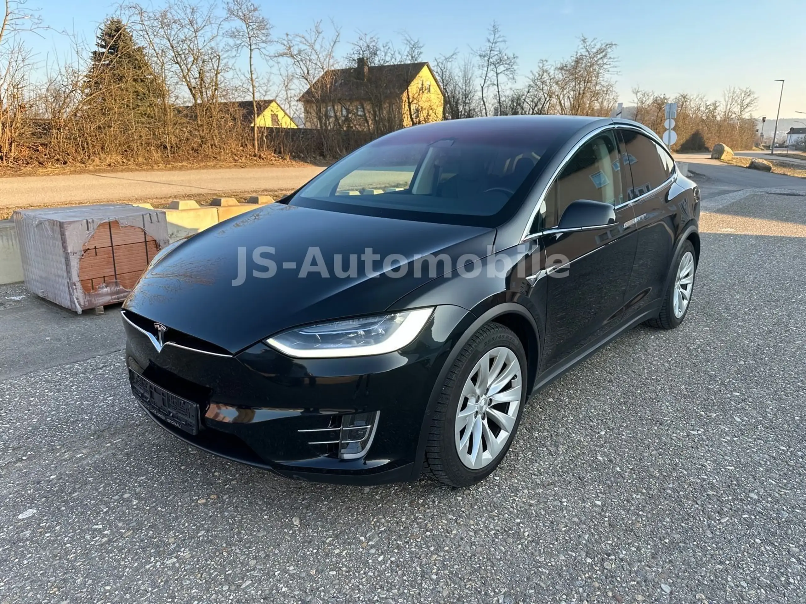 Tesla - Model X