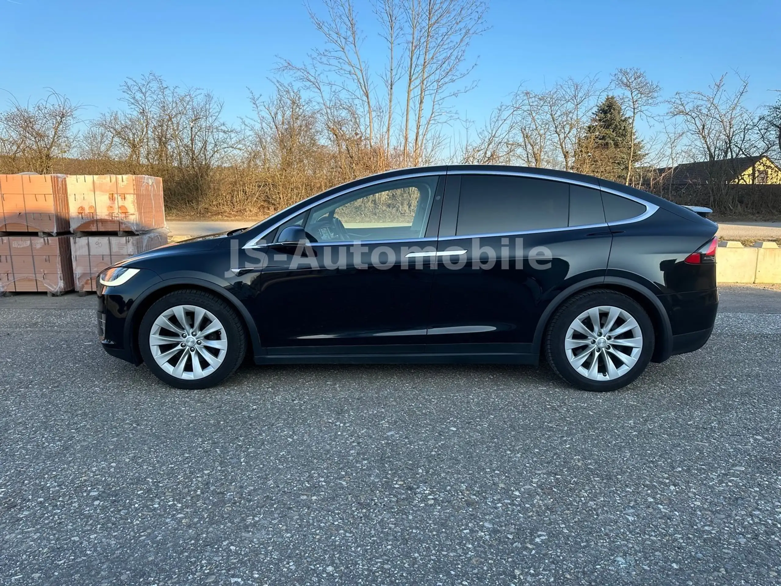 Tesla - Model X