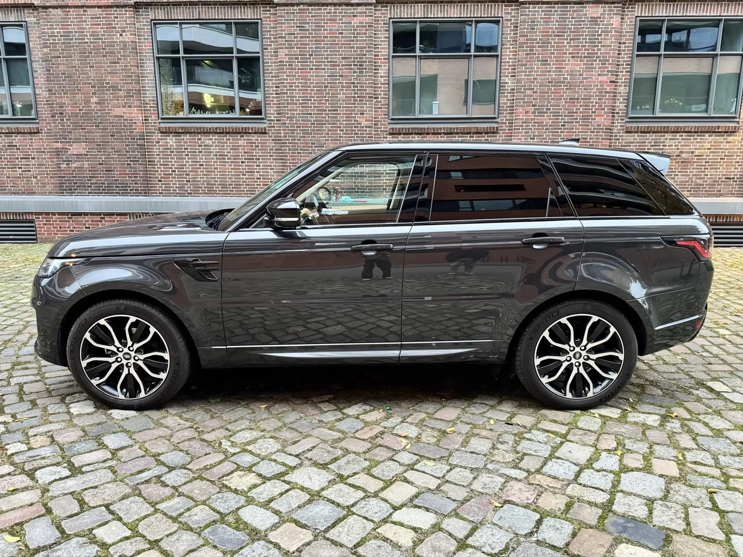 Land Rover - Range Rover Sport