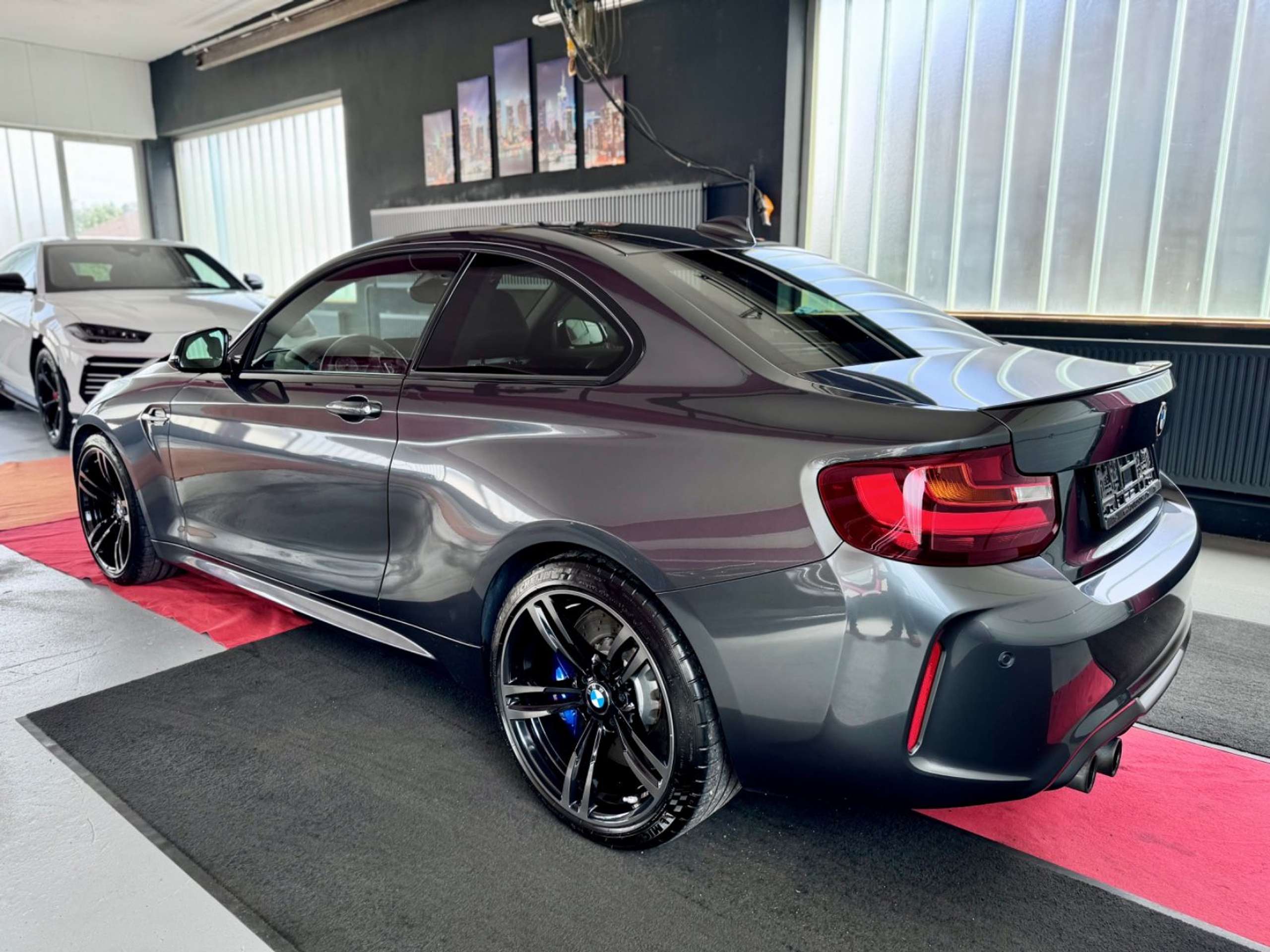 BMW - M2