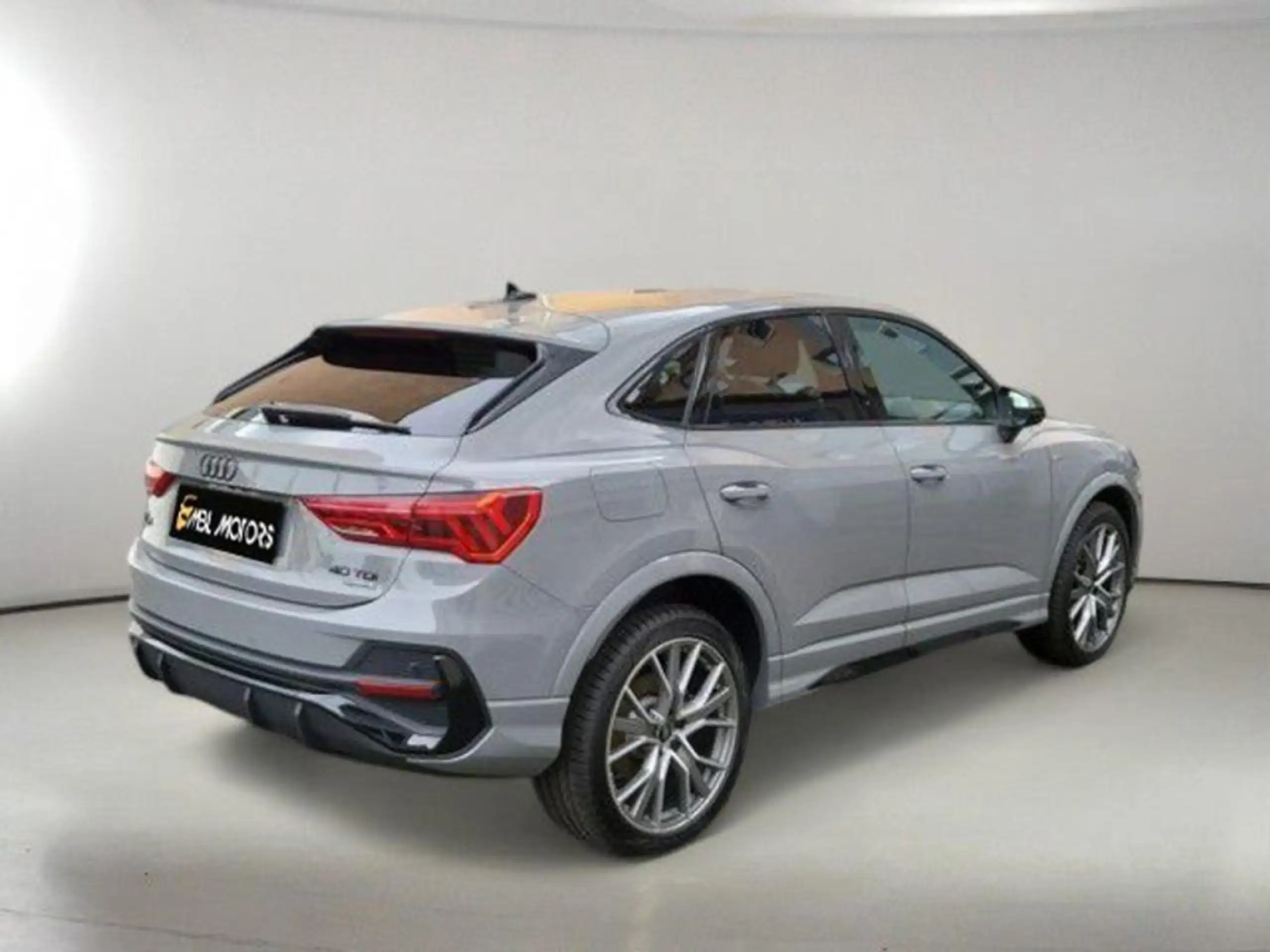 Audi - Q3