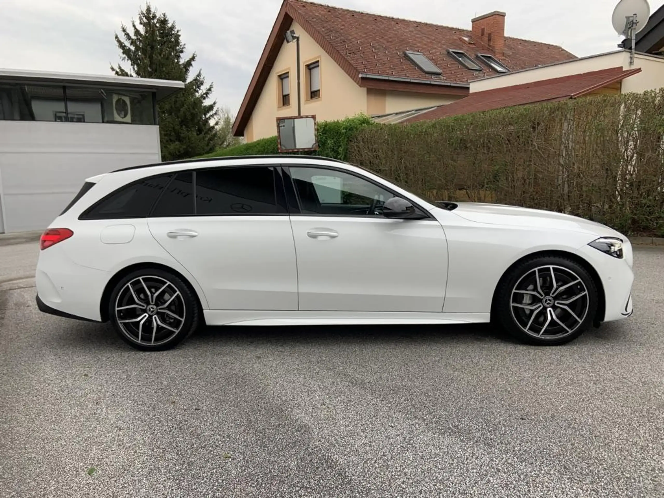 Mercedes-Benz - C 220