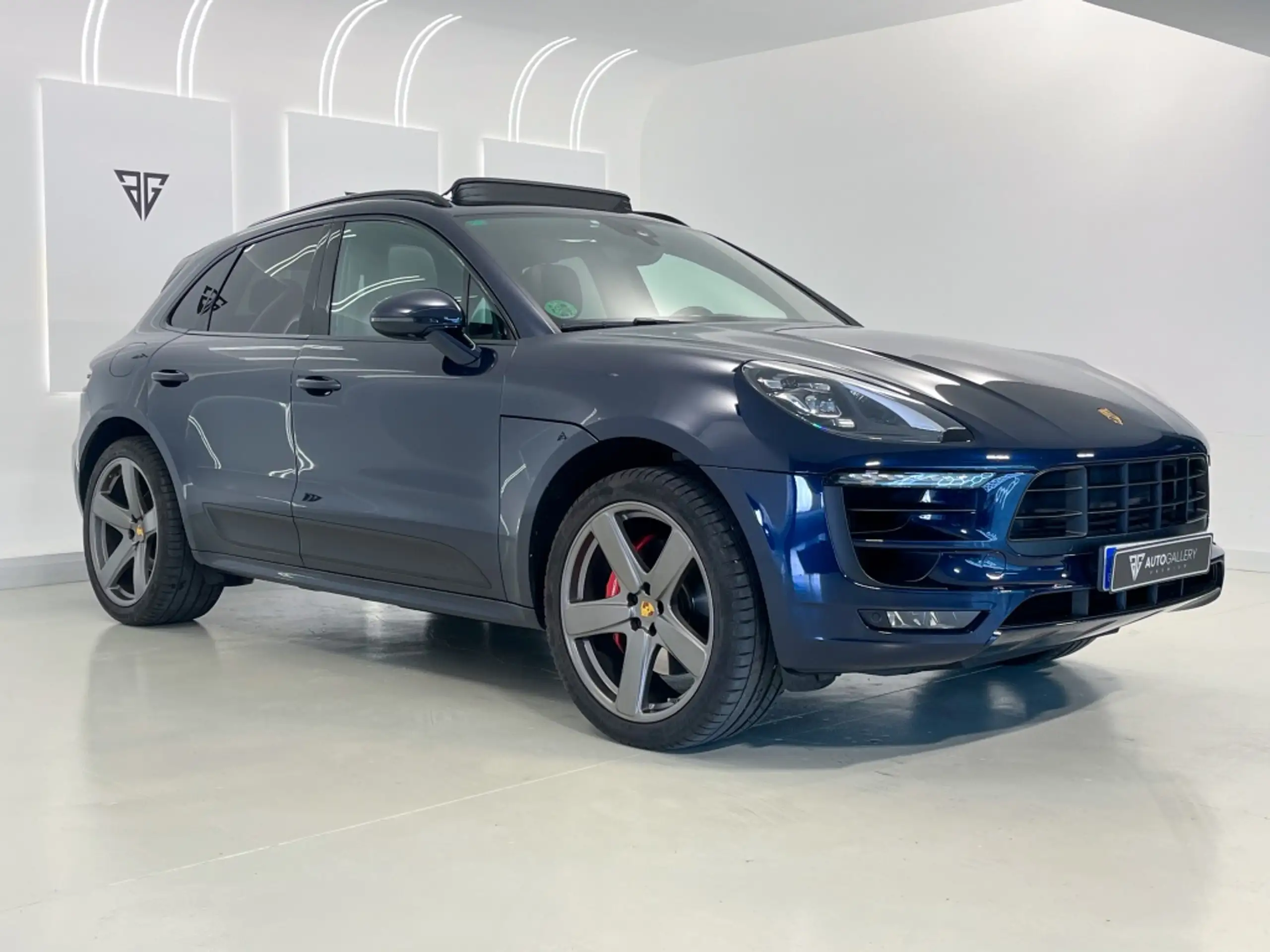 Porsche - Macan