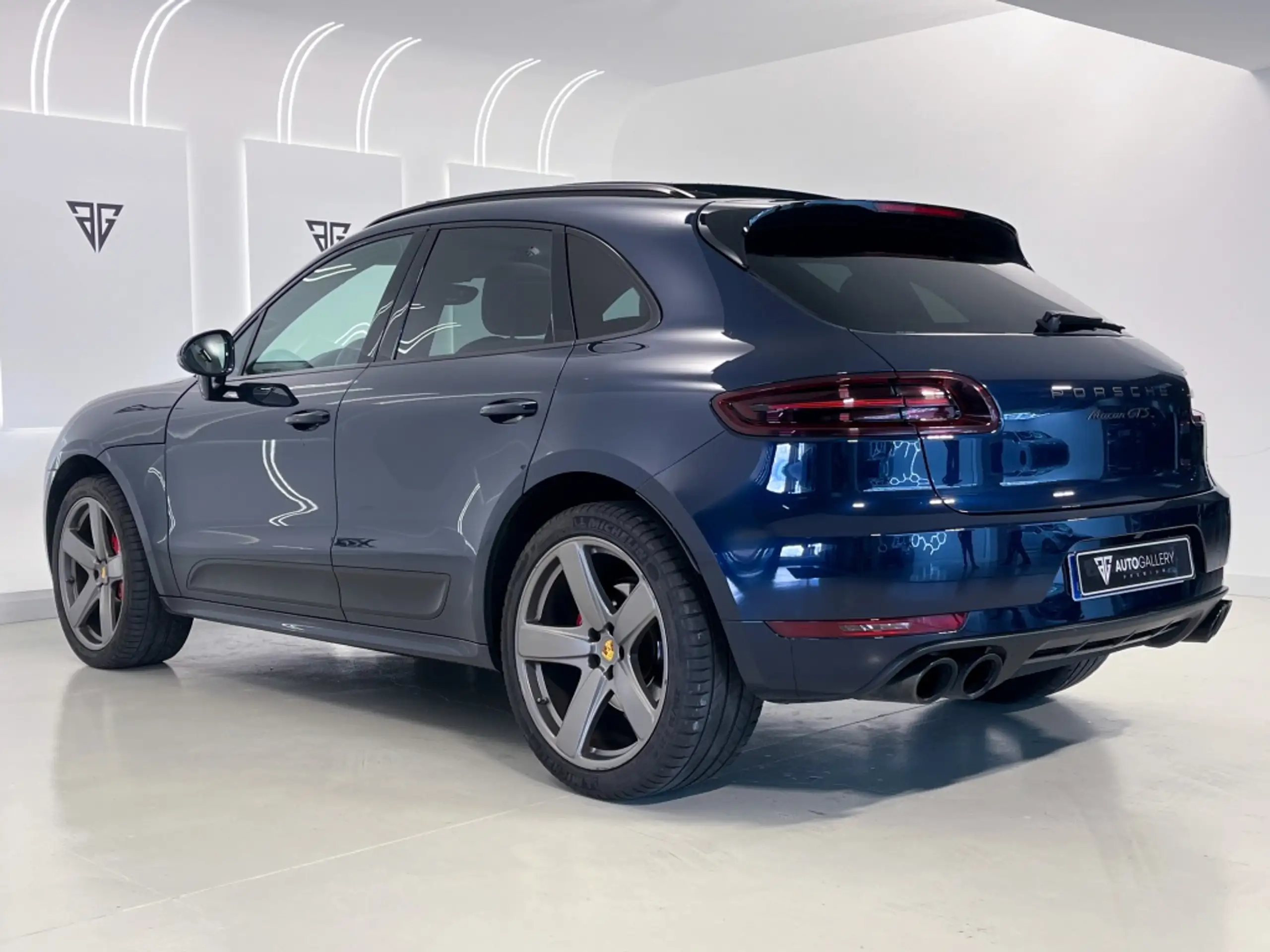 Porsche - Macan