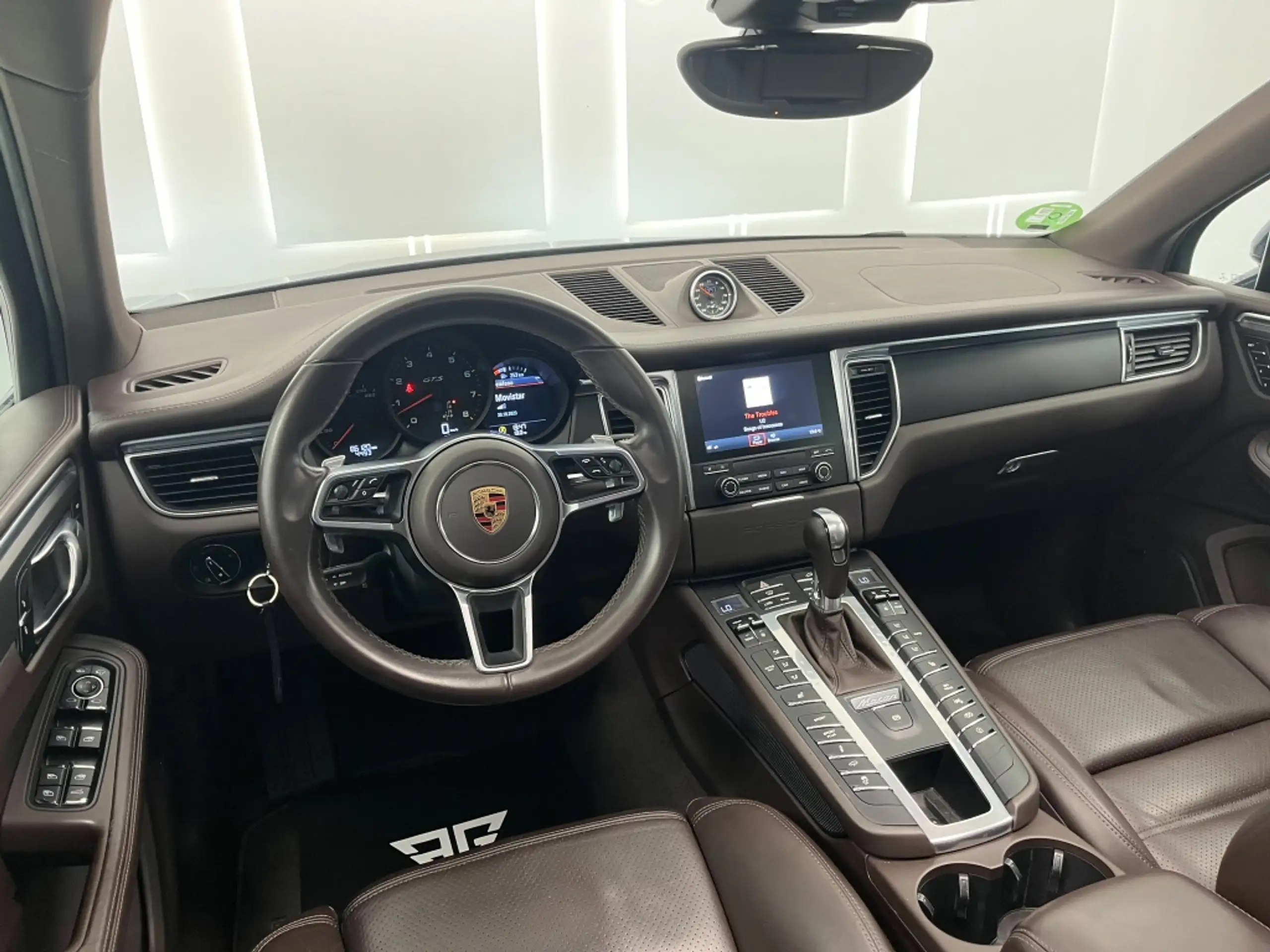 Porsche - Macan