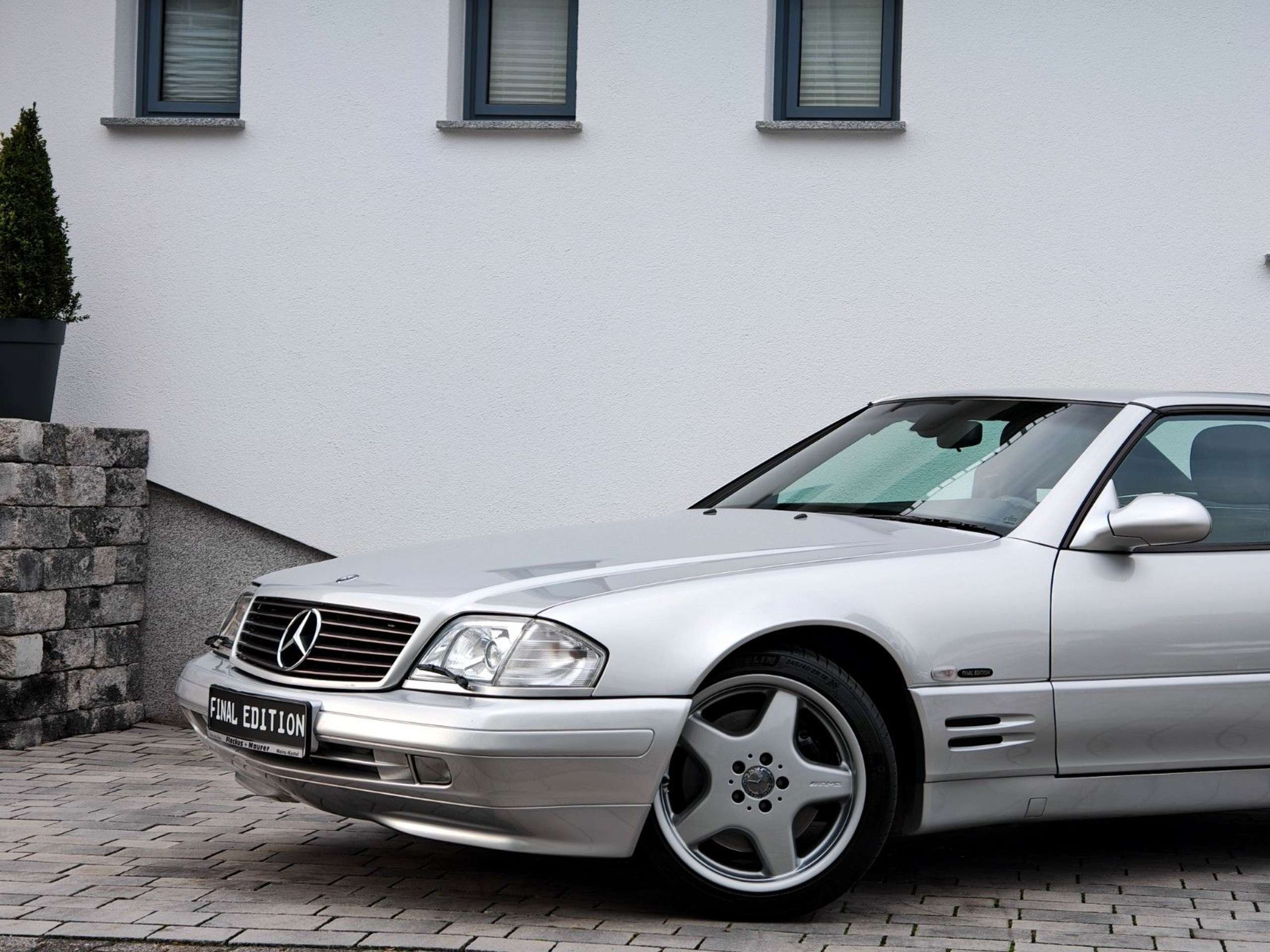 Mercedes-Benz - SL 320