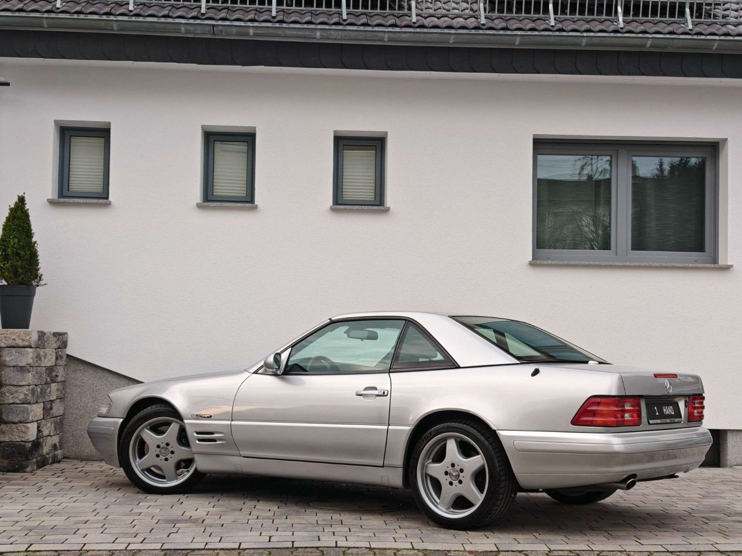 Mercedes-Benz - SL 320