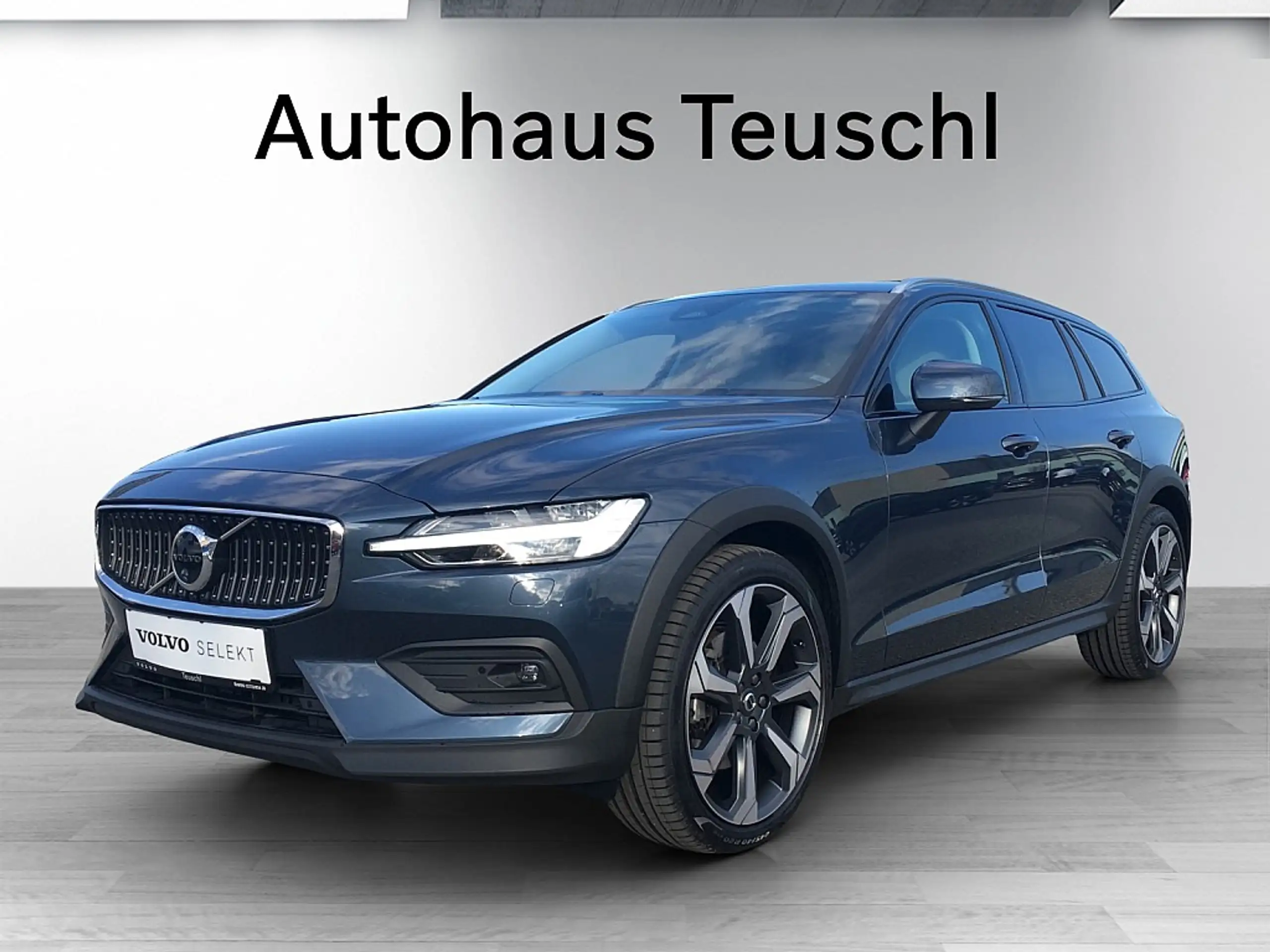 Volvo V60 Cross Country 2023