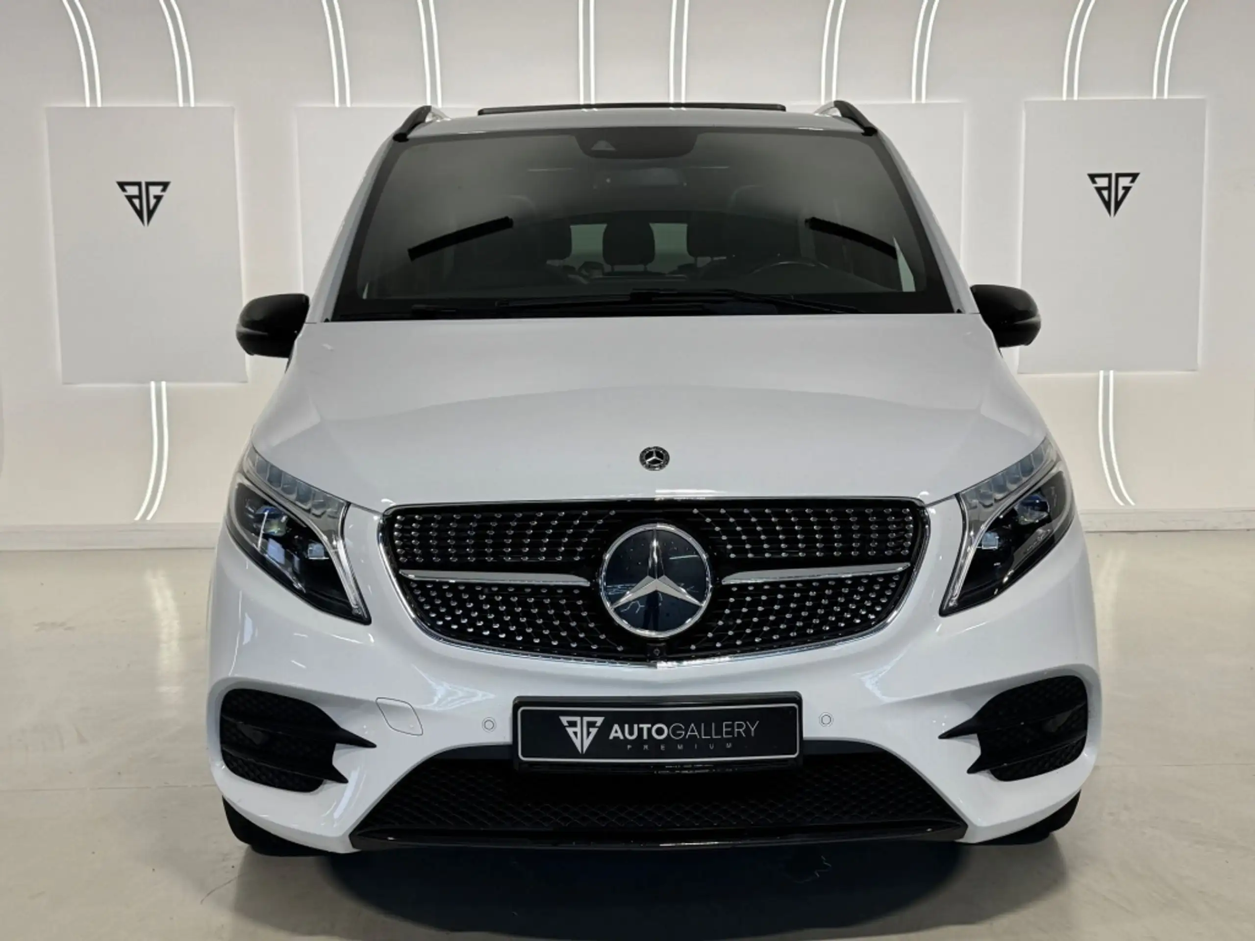 Mercedes-Benz - V