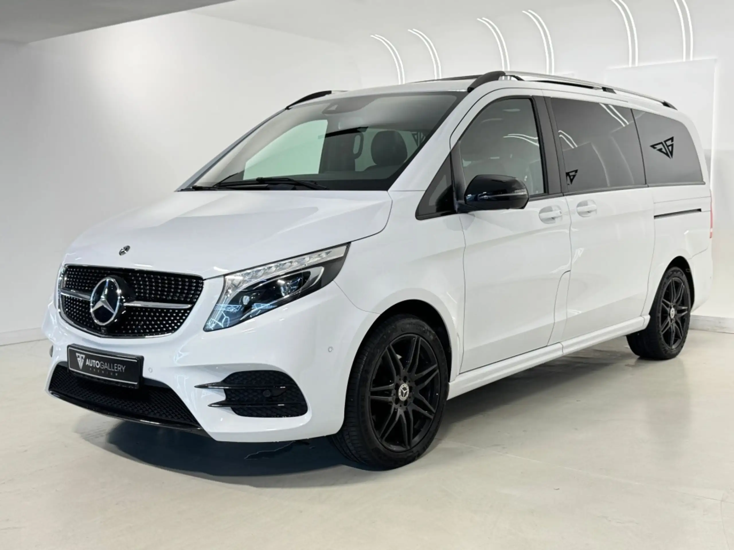 Mercedes-Benz - V