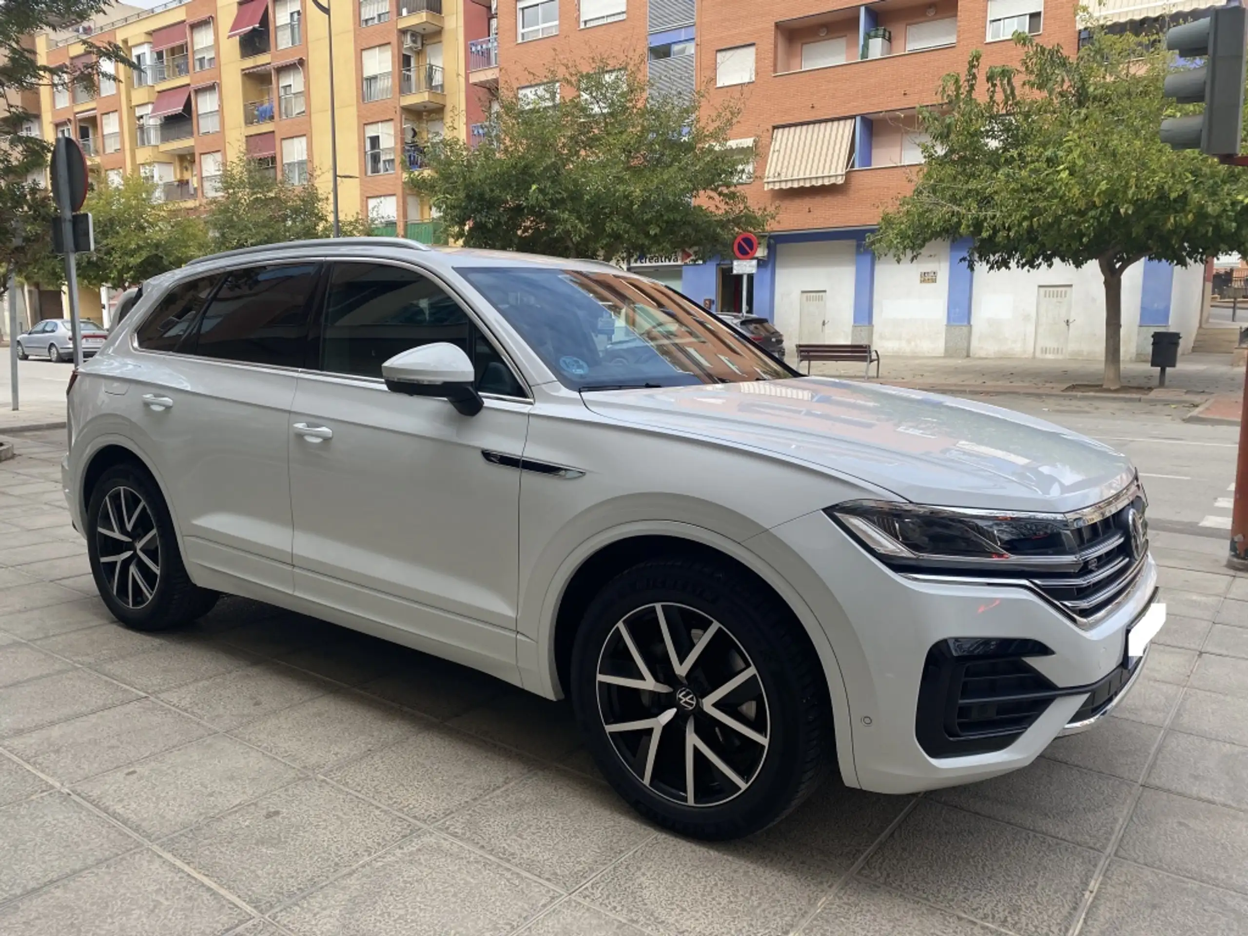 Volkswagen - Touareg