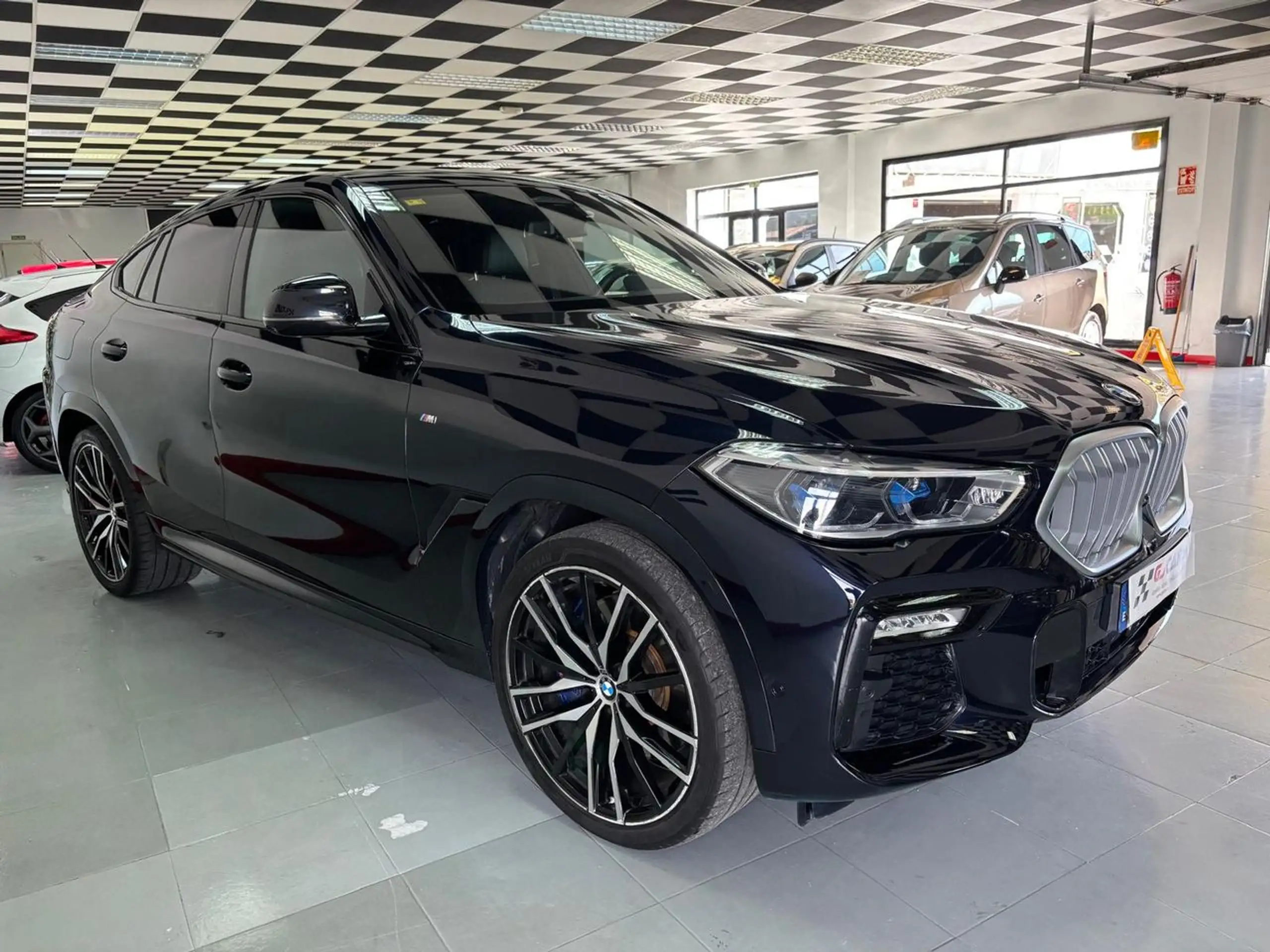 BMW - X6