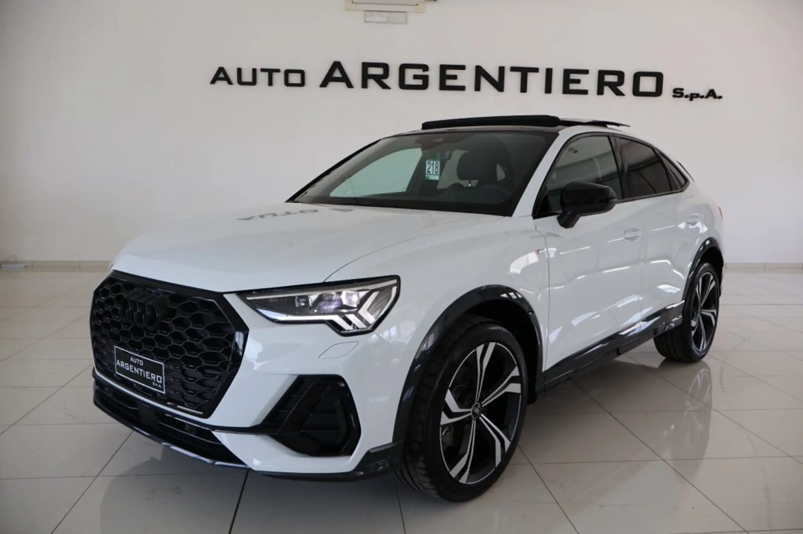 Audi - Q3