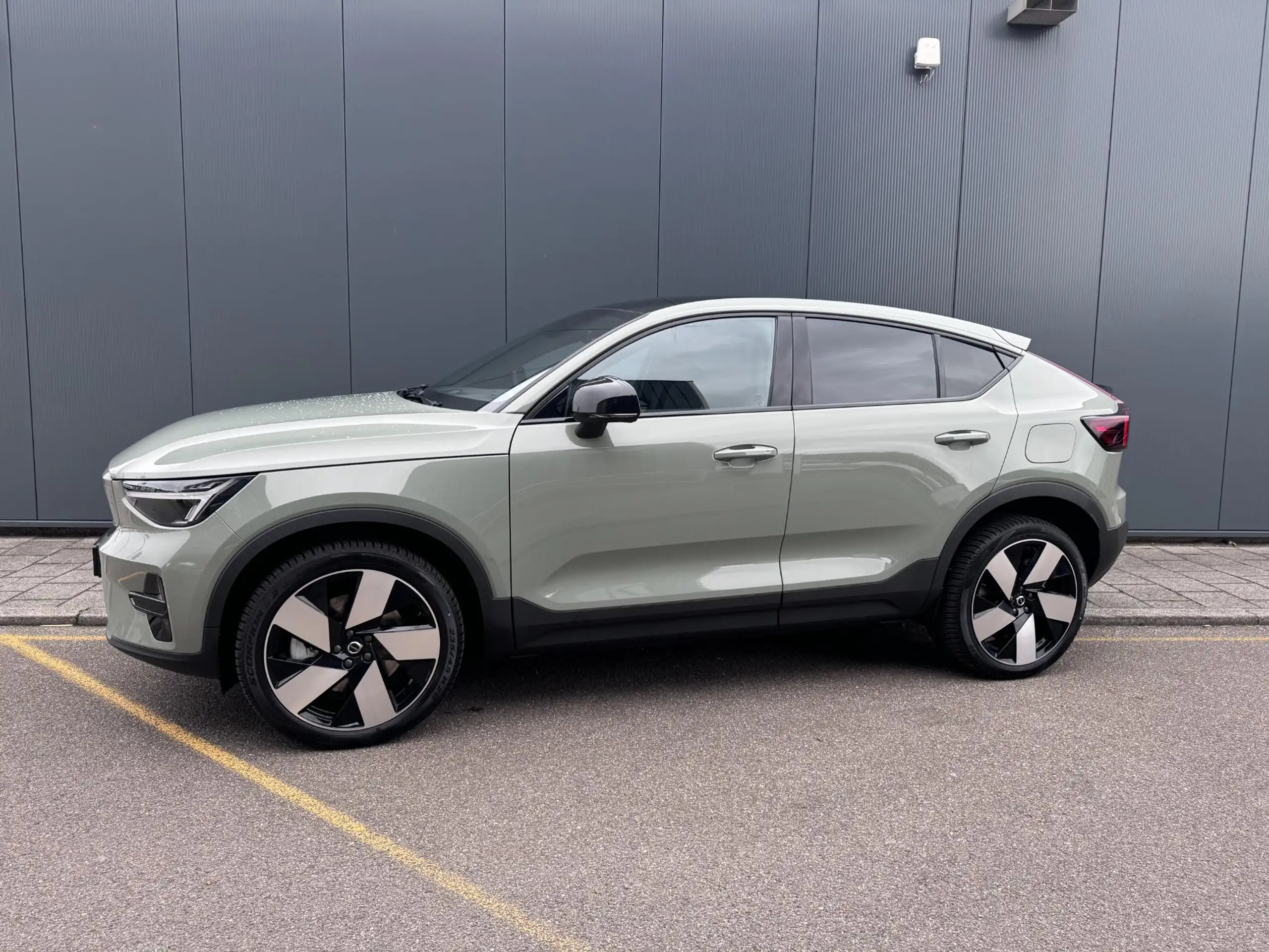 Volvo - C40