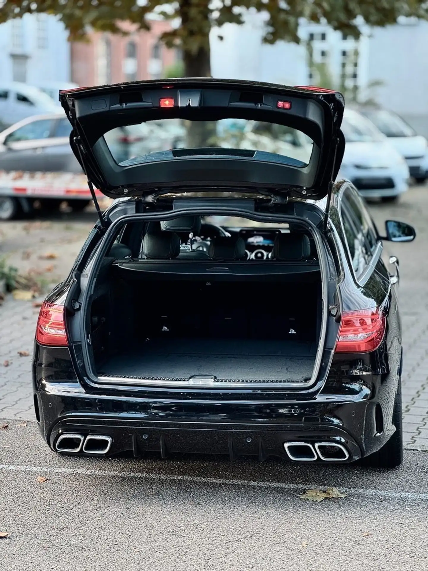 Mercedes-Benz - C 63 AMG