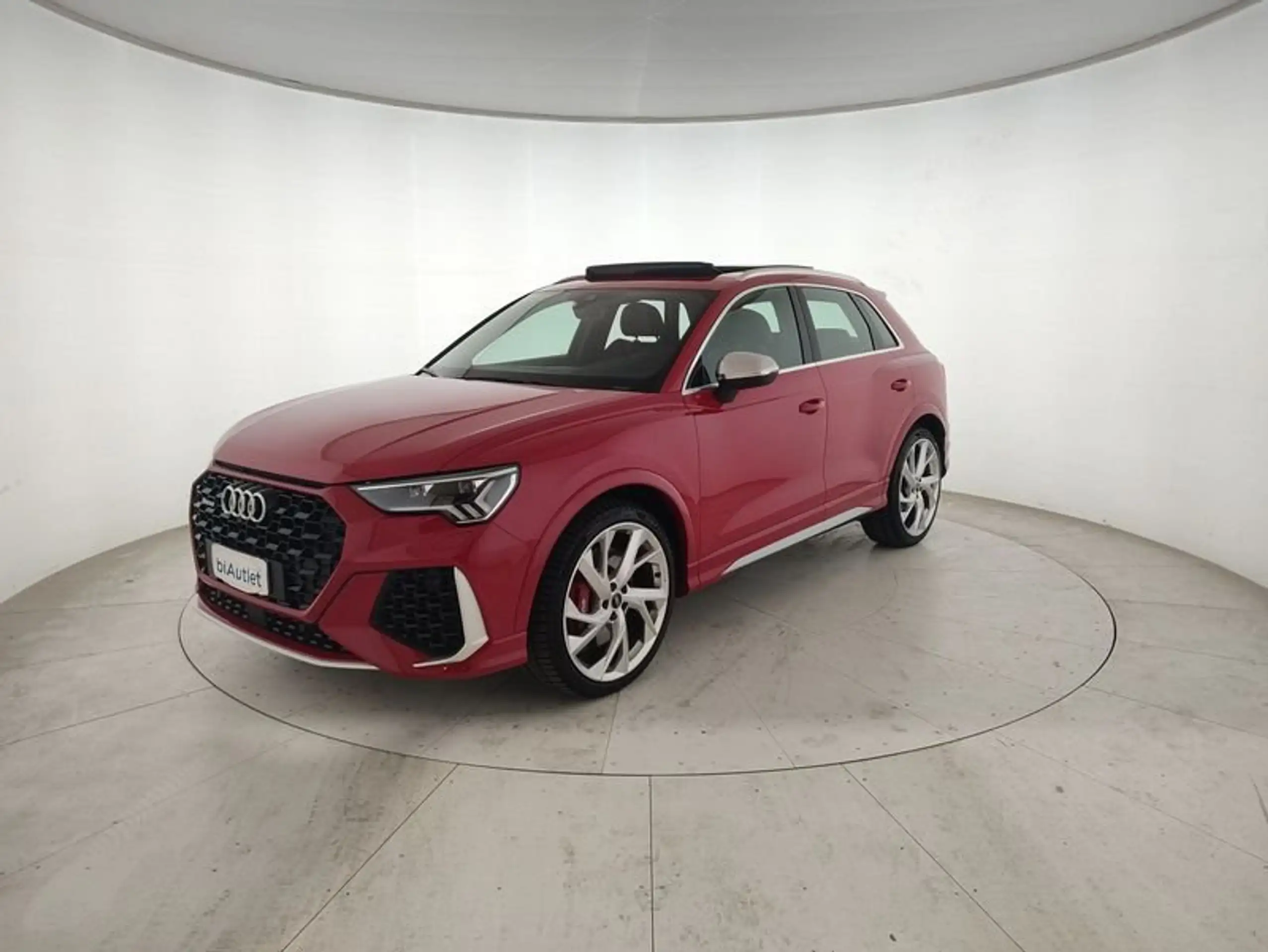 Audi - RS Q3