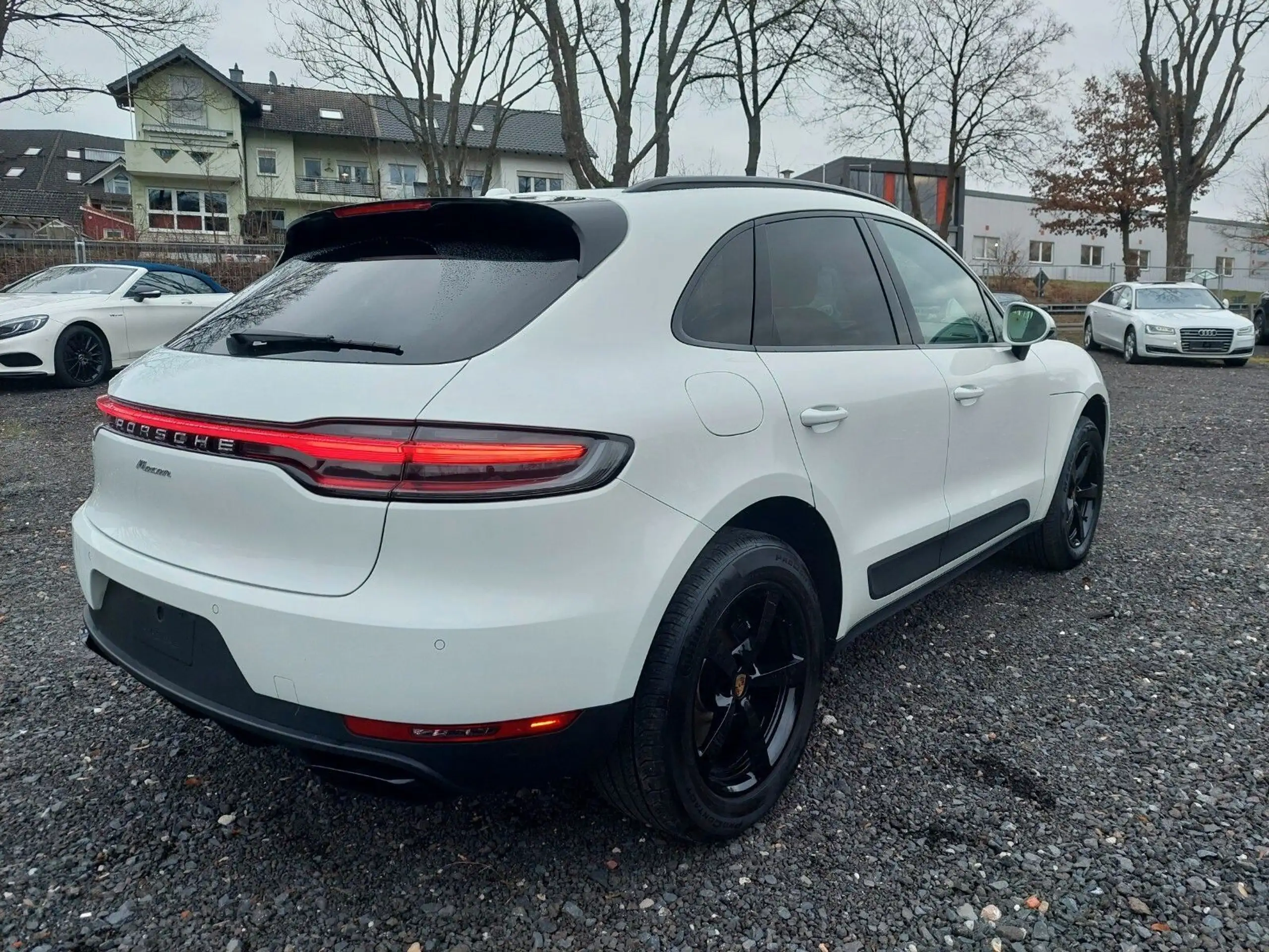 Porsche - Macan