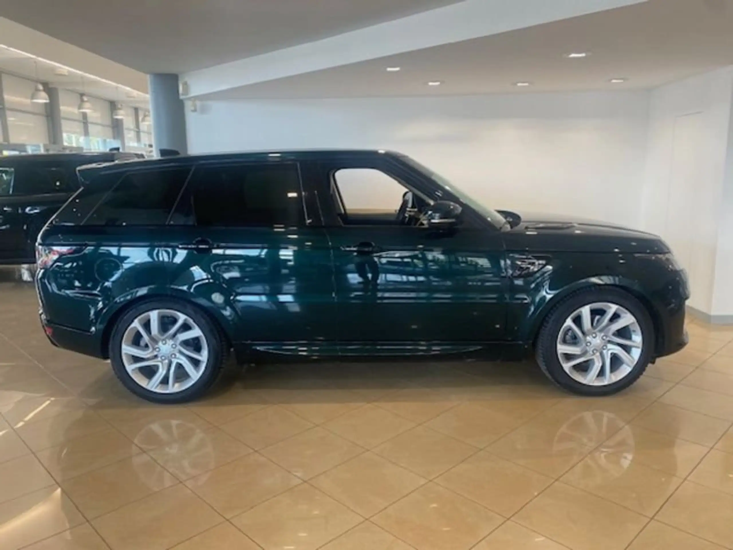 Land Rover - Range Rover Sport