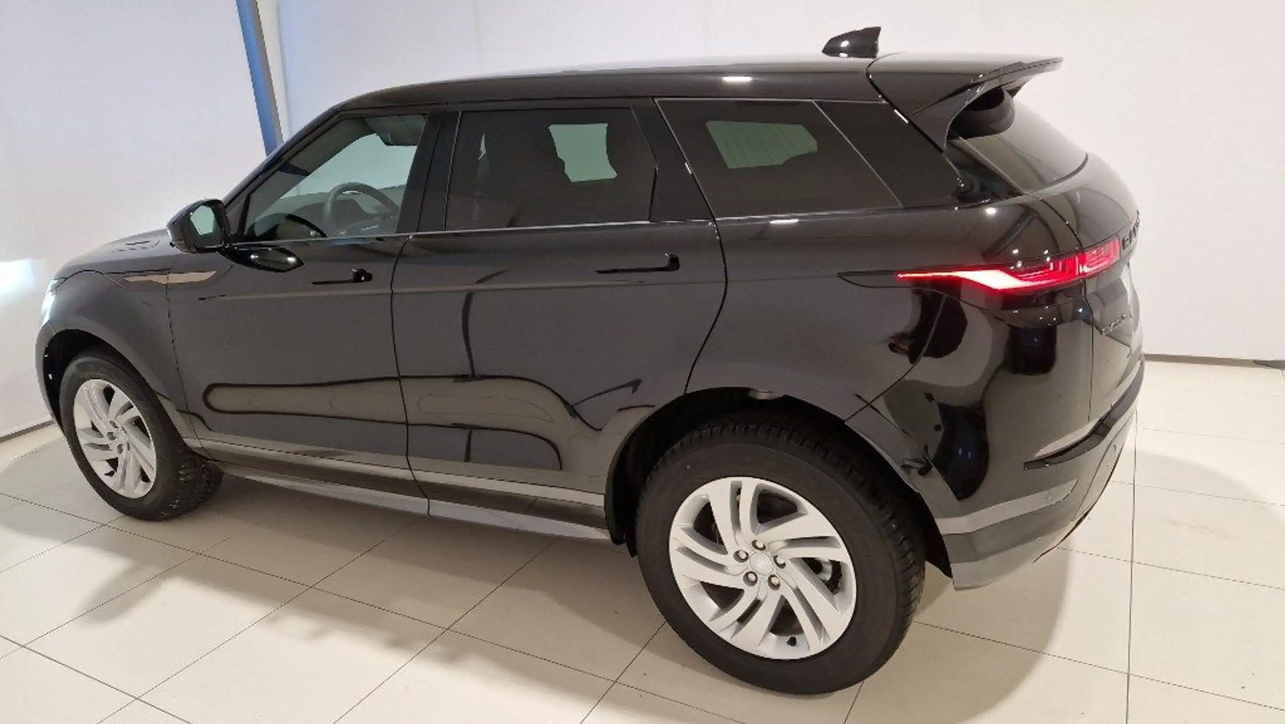 Land Rover - Range Rover Evoque