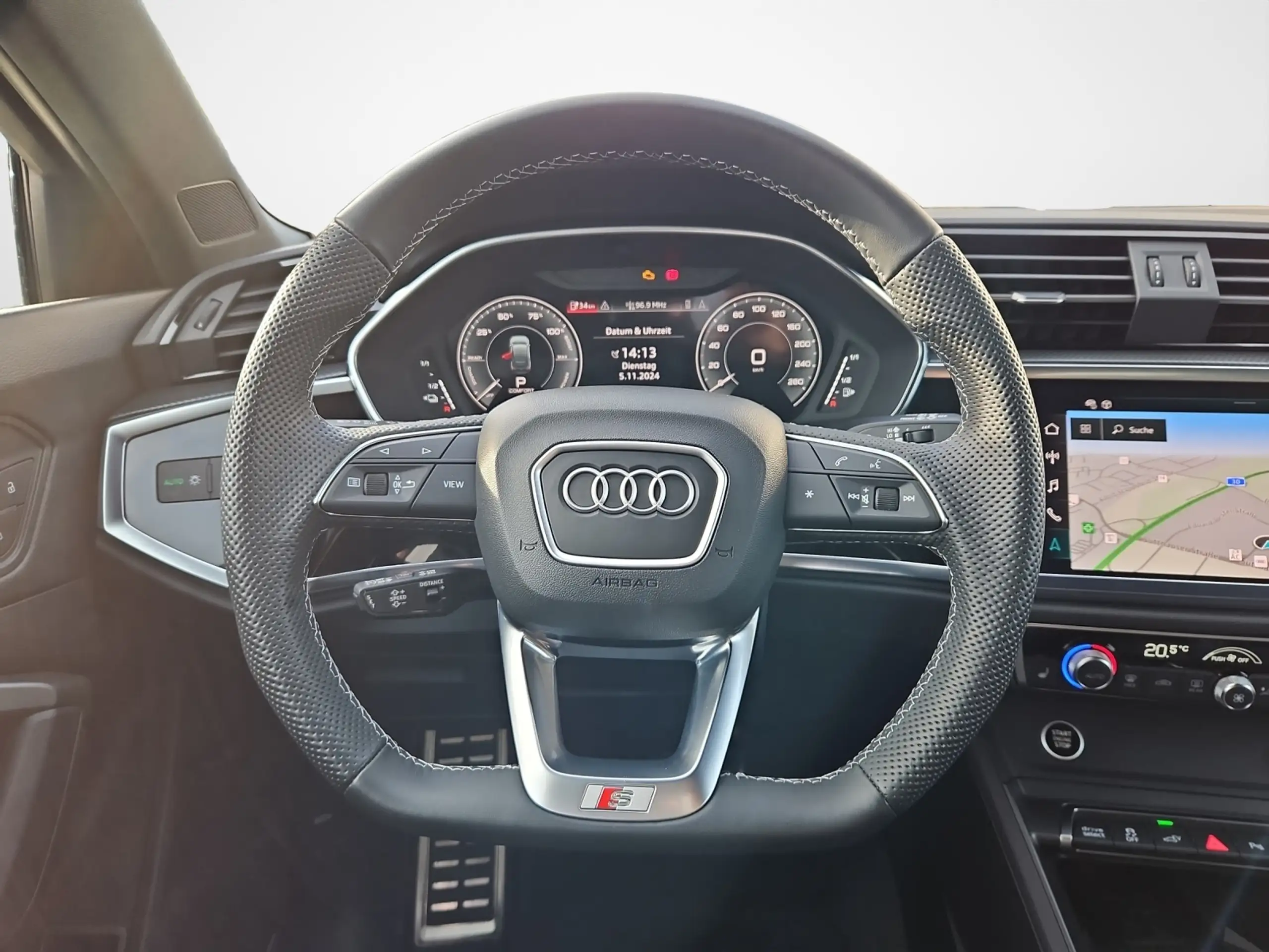 Audi - Q3