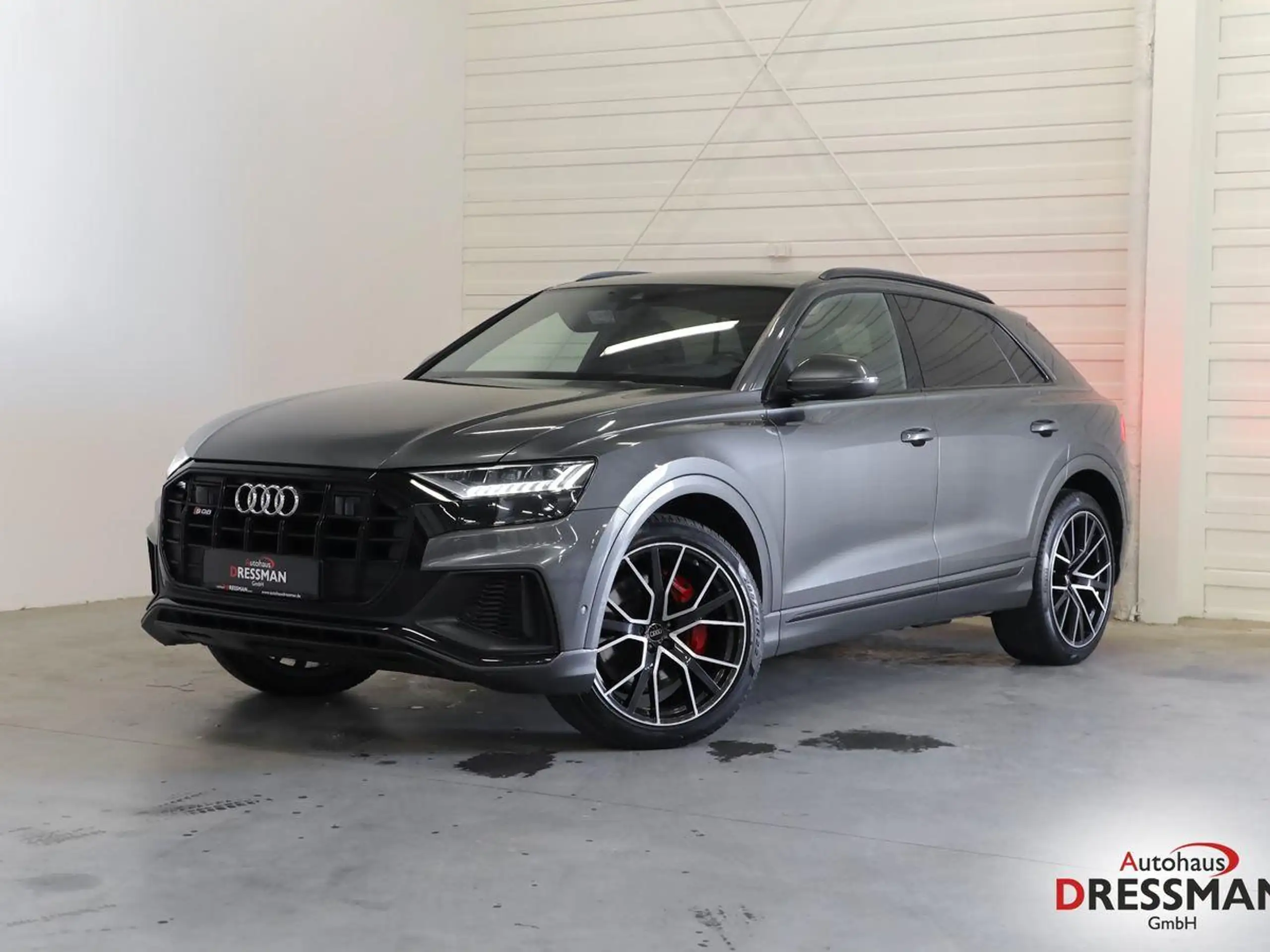 Audi - SQ8