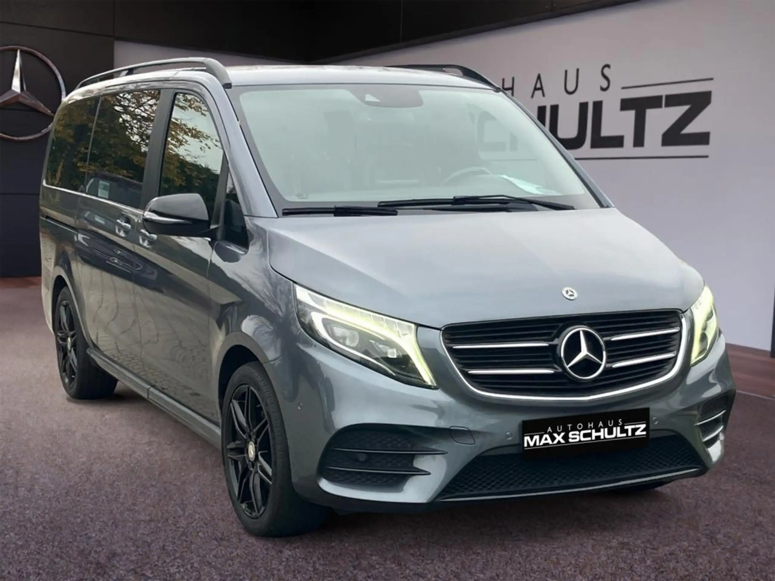 Mercedes-Benz - V 250