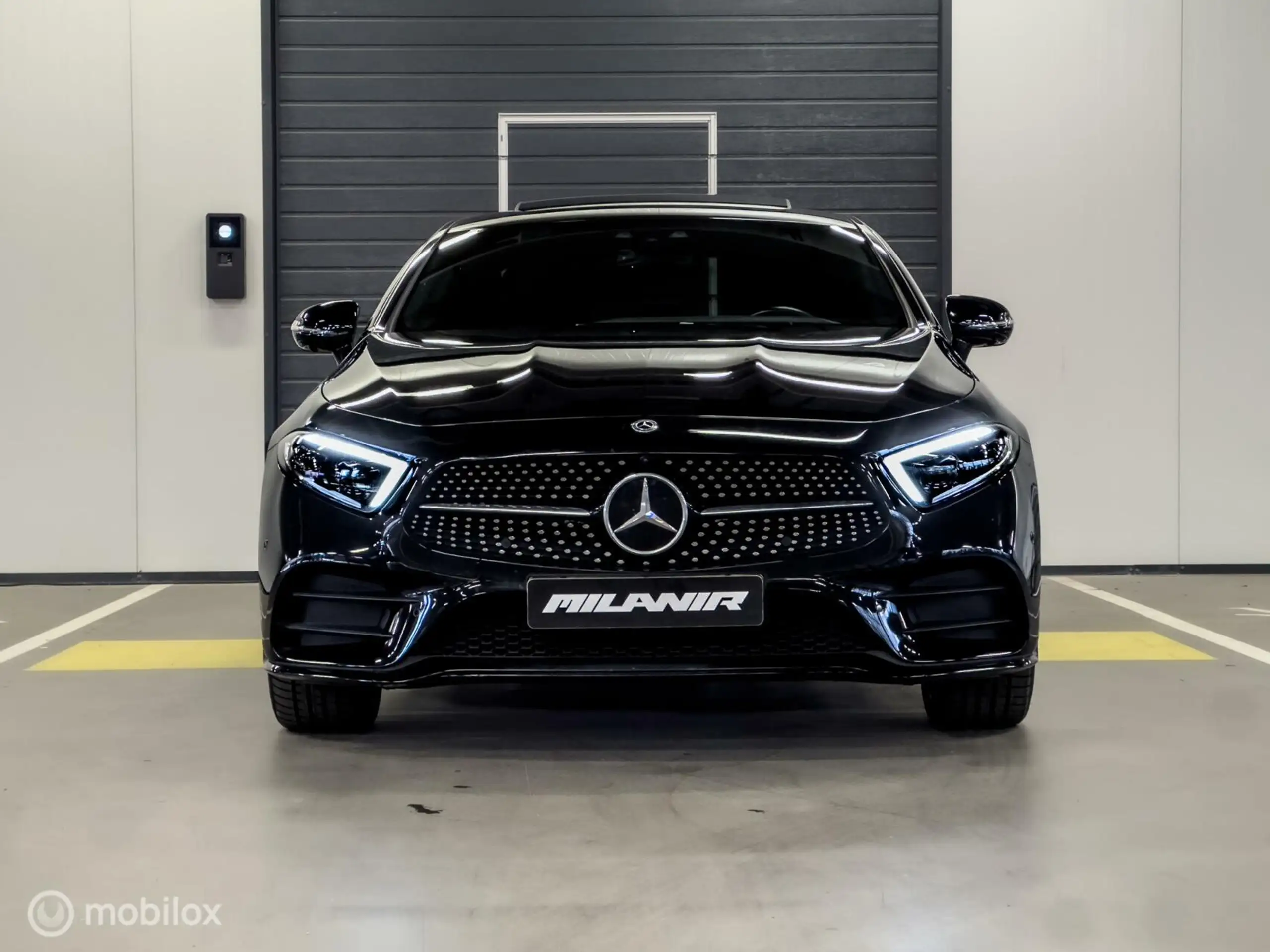 Mercedes-Benz - CLS 300