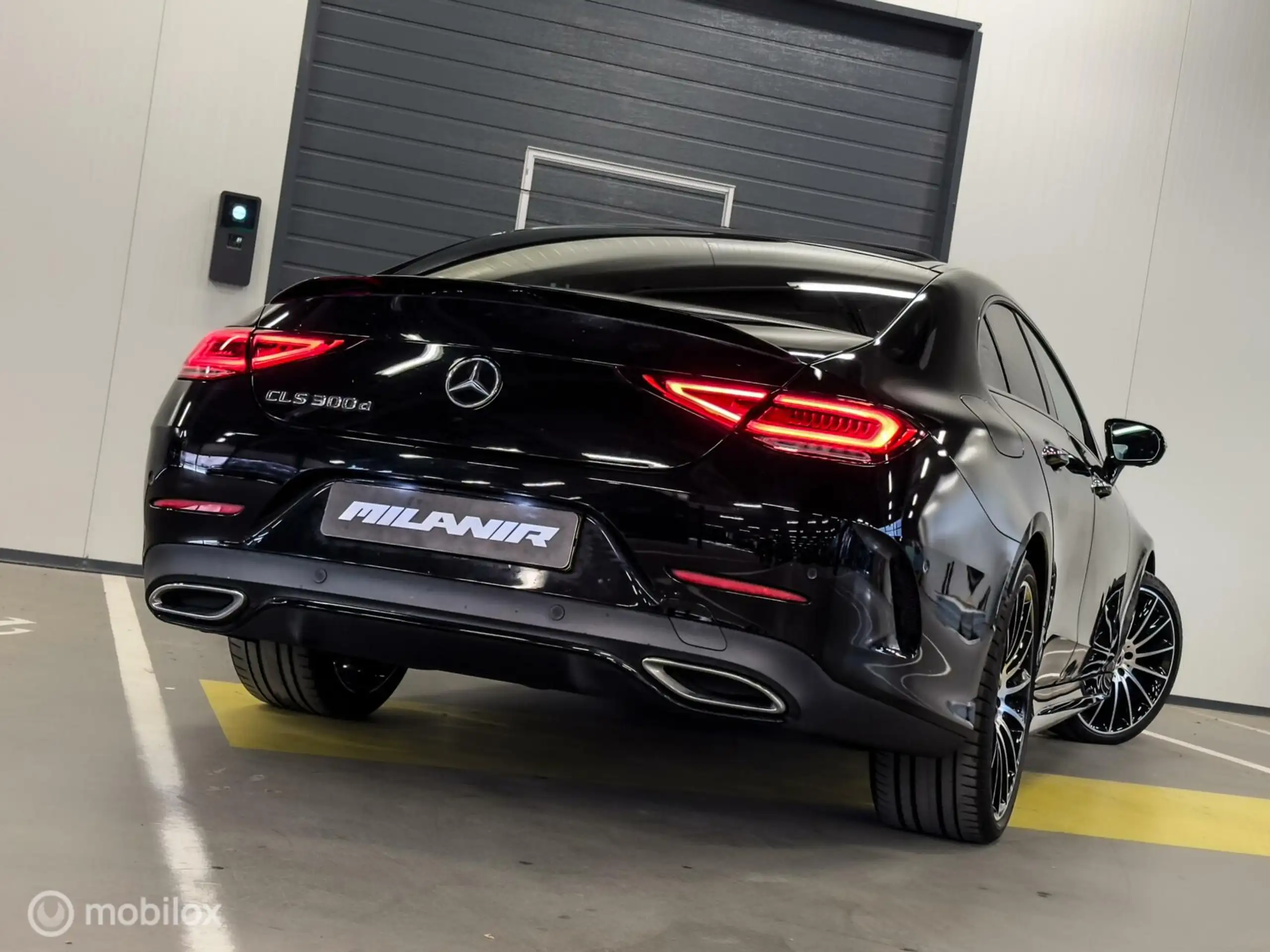 Mercedes-Benz - CLS 300