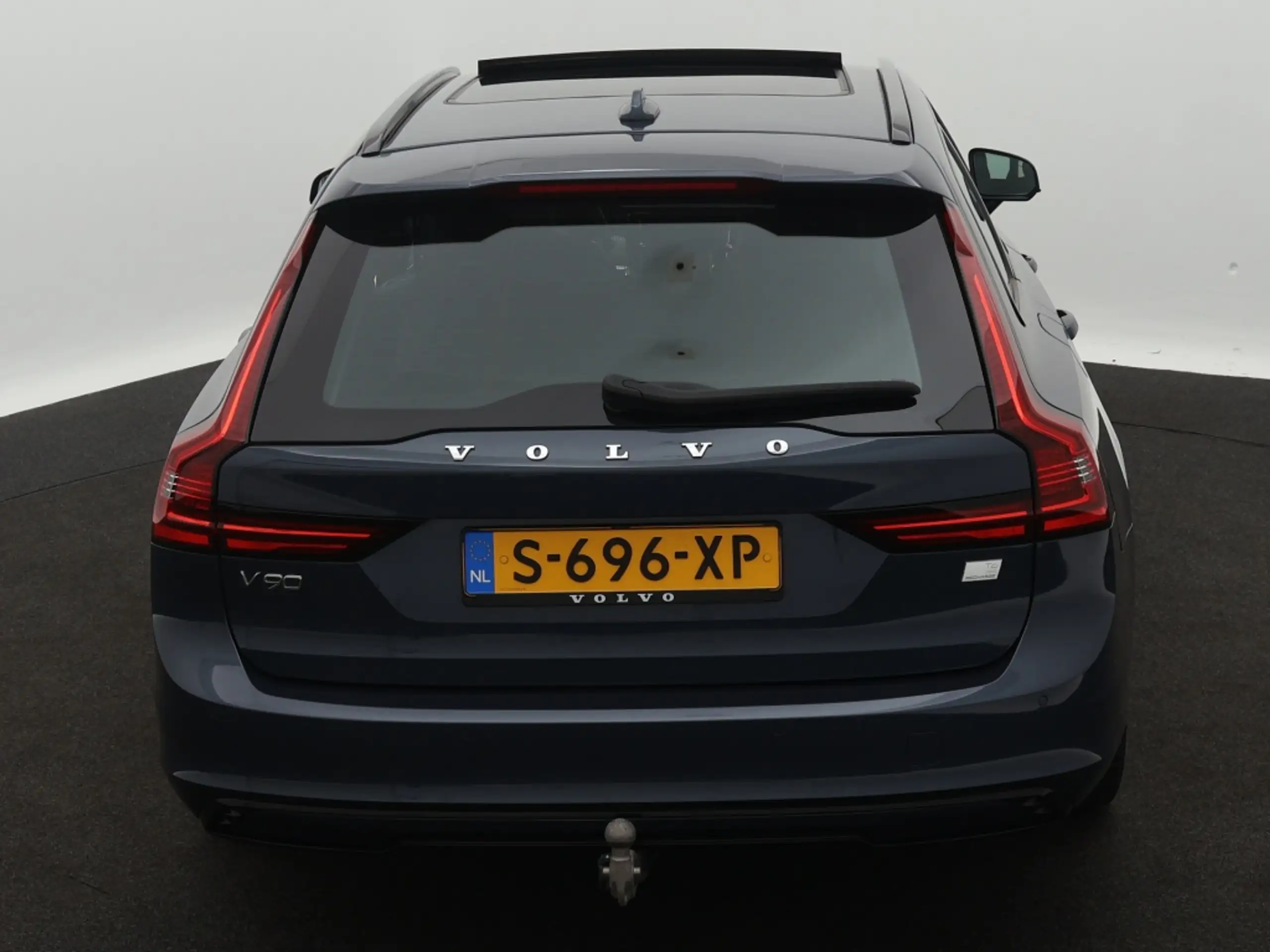 Volvo - V90