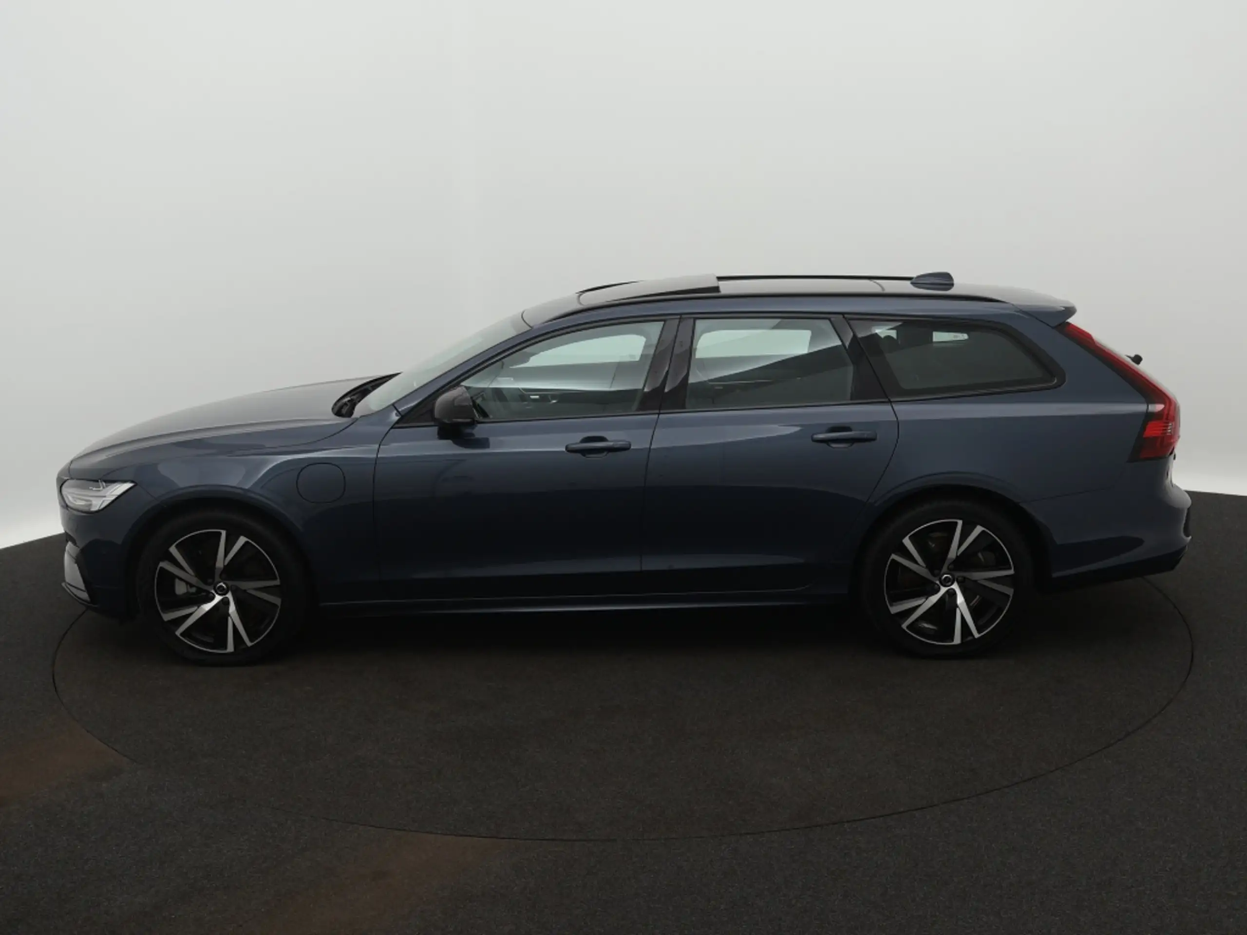 Volvo - V90