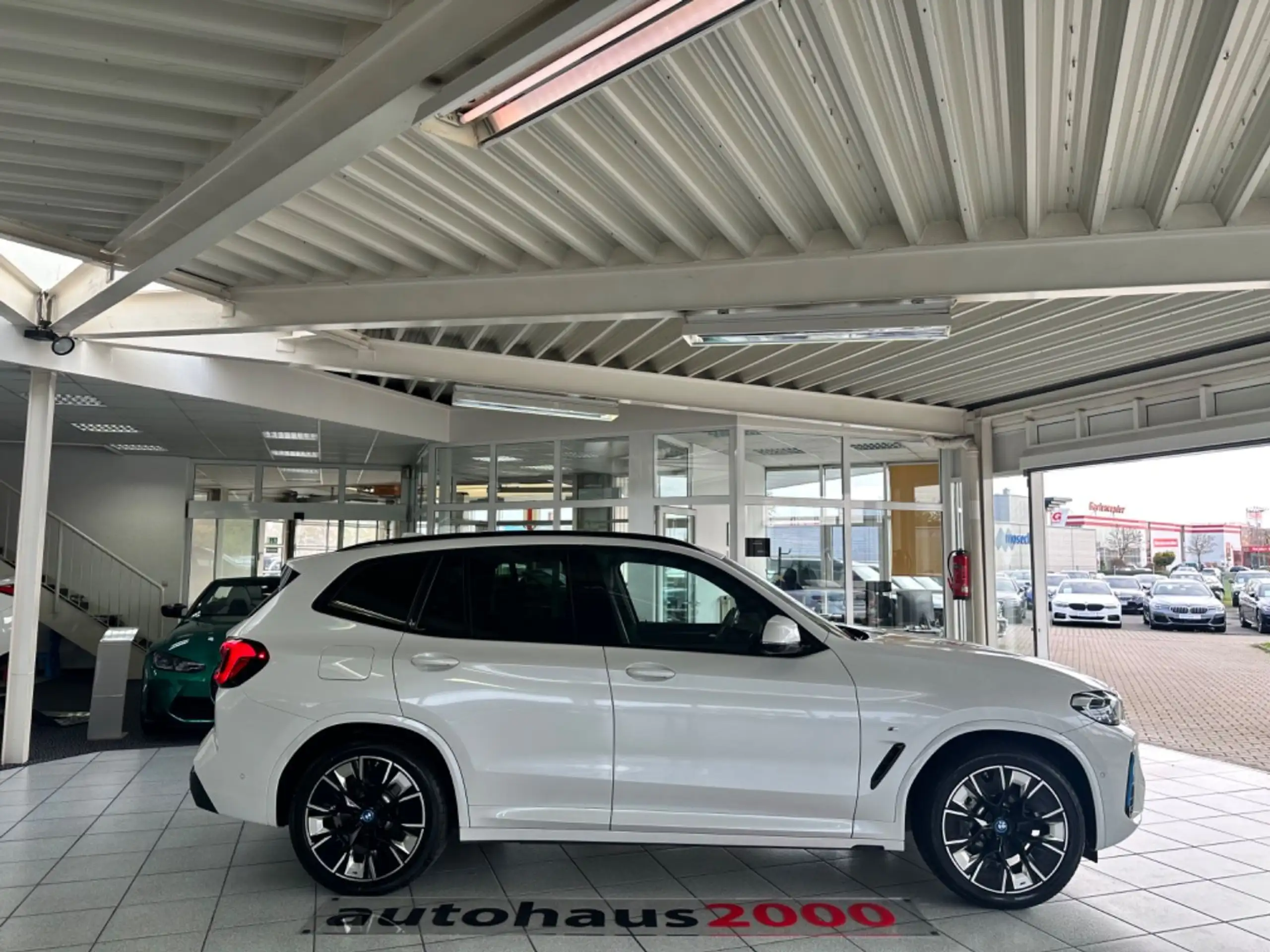 BMW - iX3