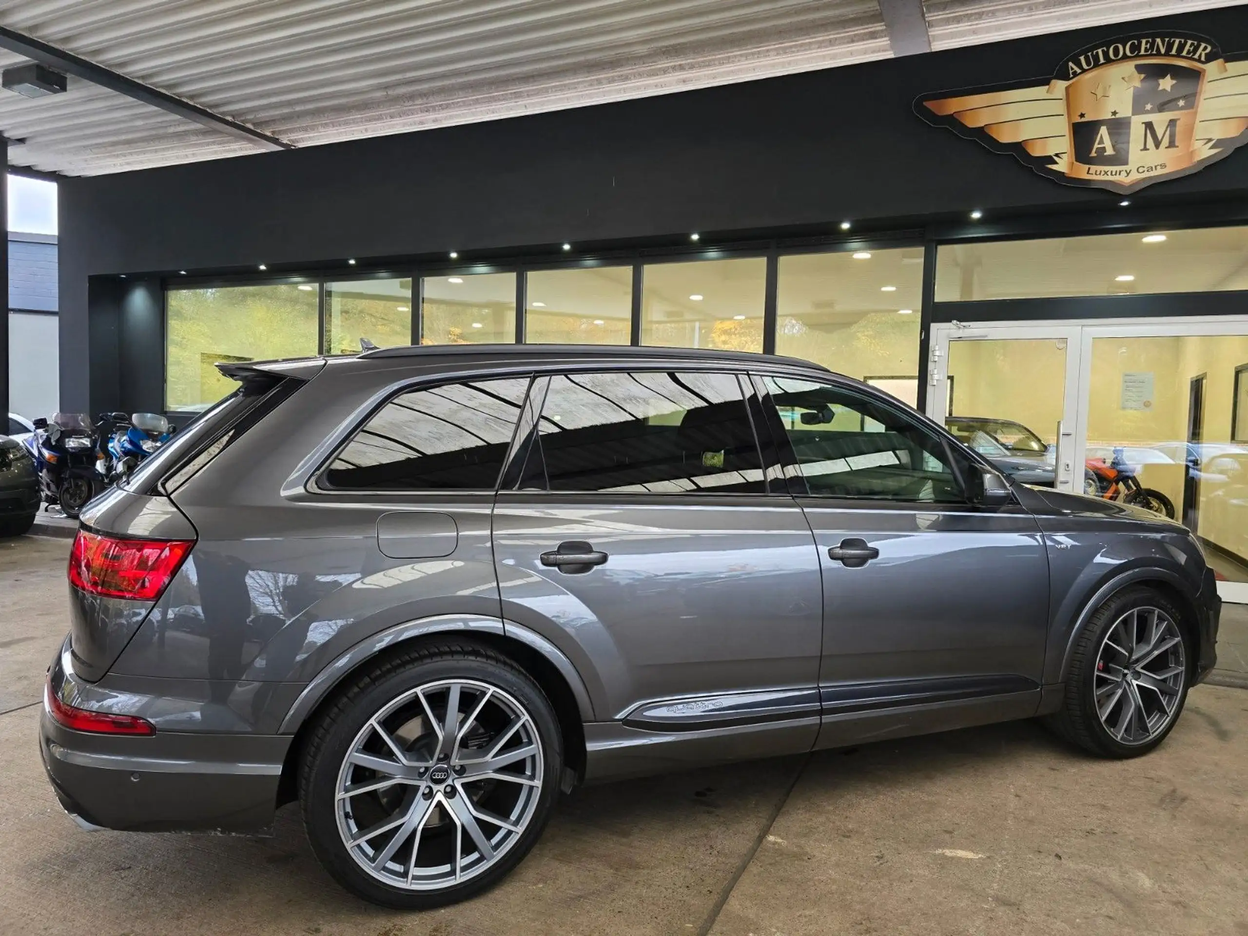 Audi - SQ7