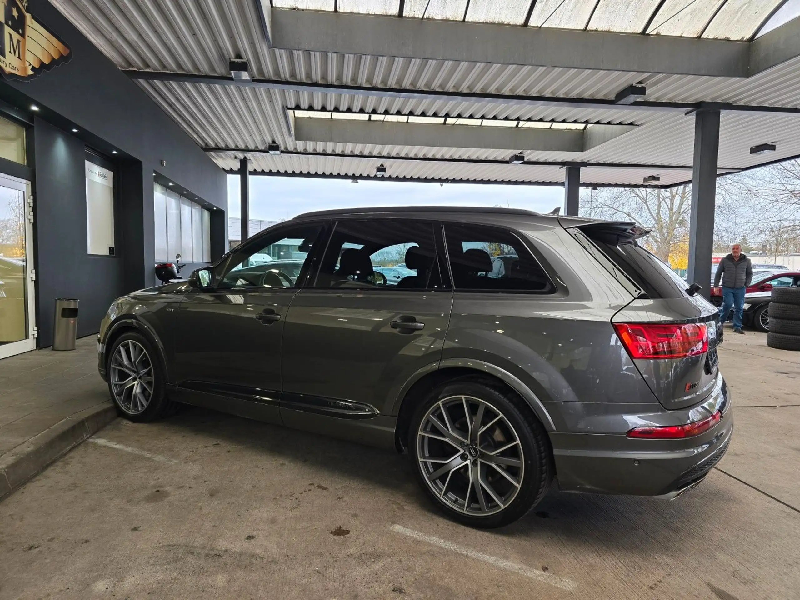 Audi - SQ7