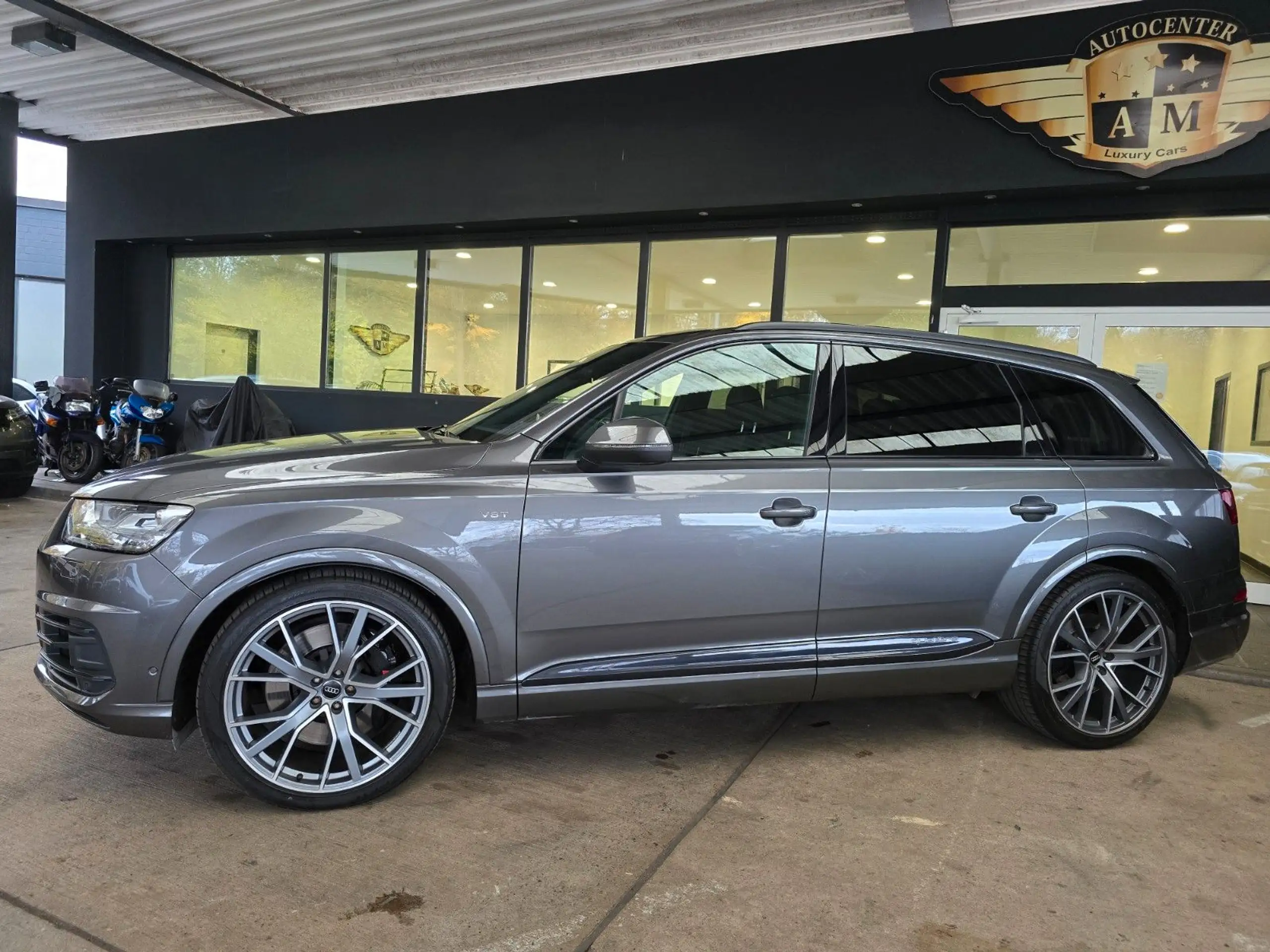 Audi - SQ7