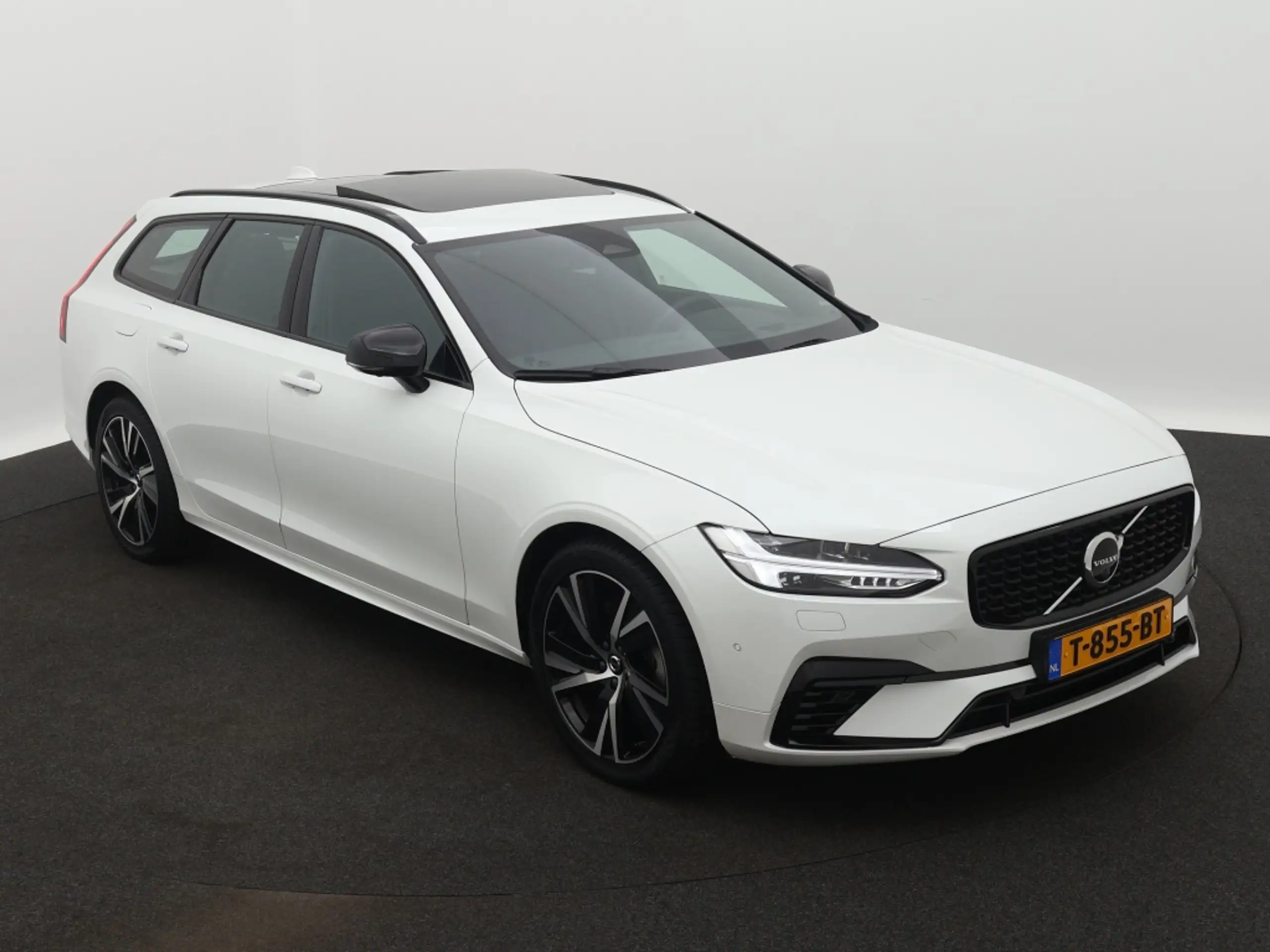 Volvo - V90