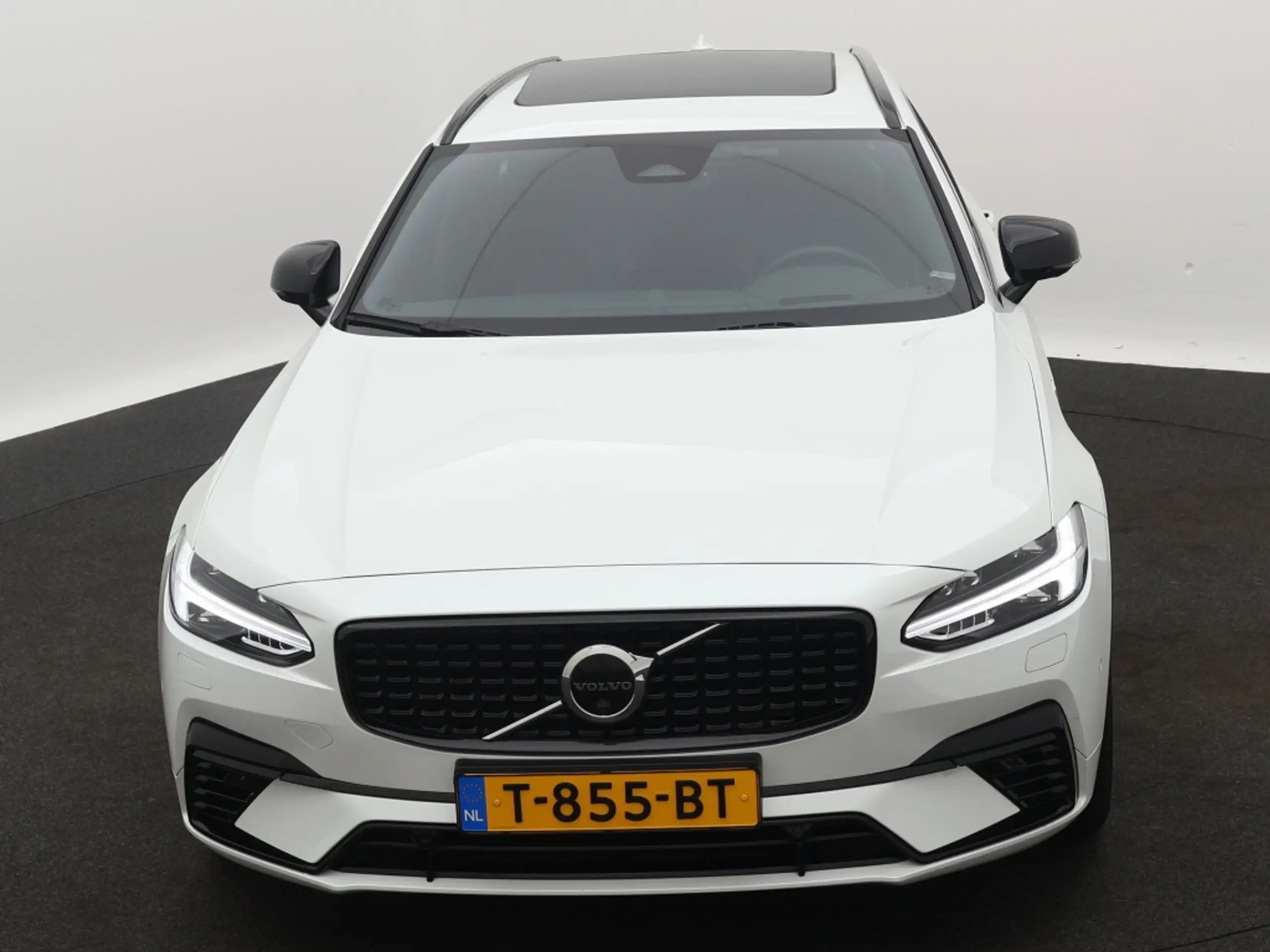 Volvo - V90