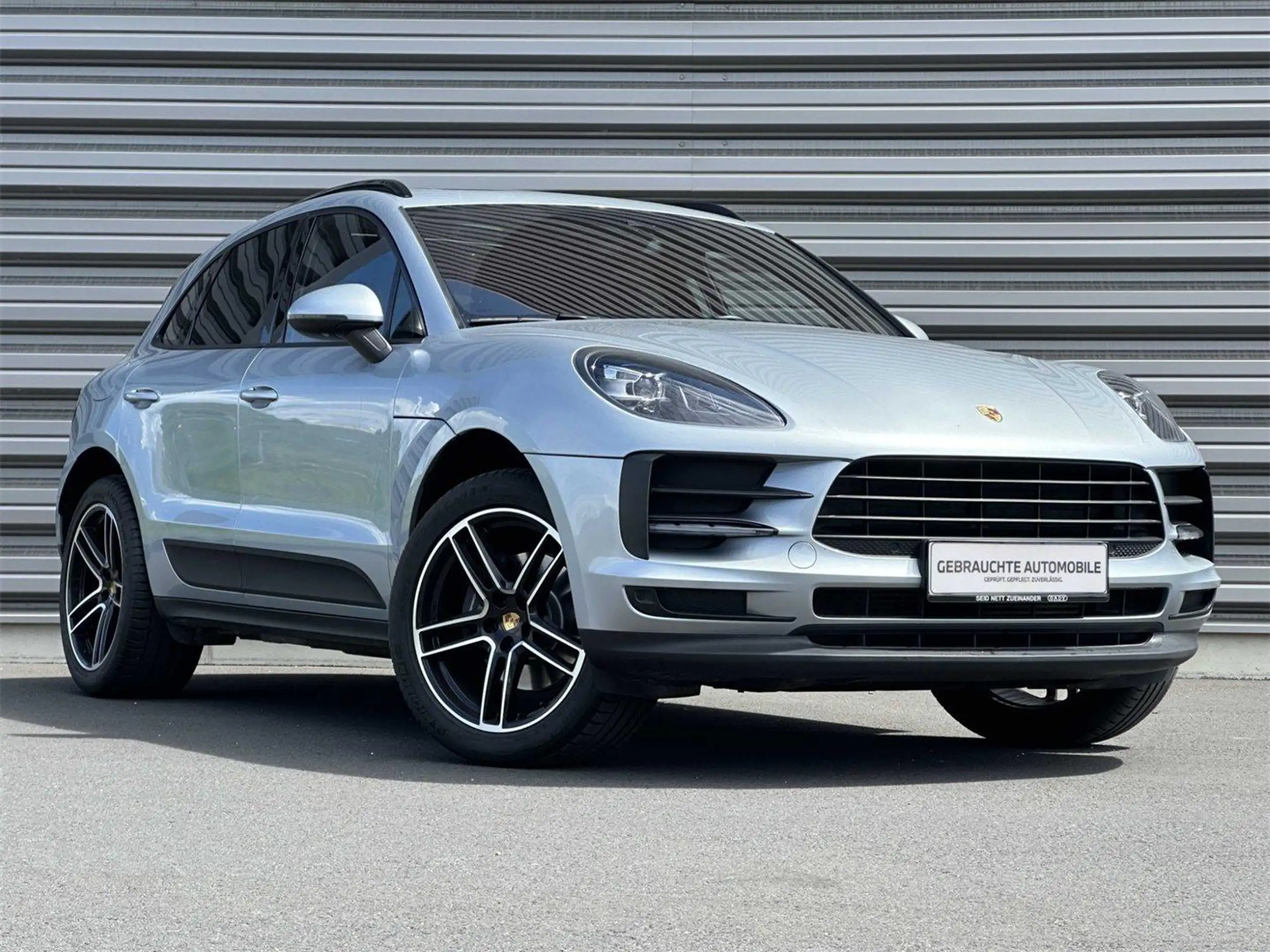 Porsche - Macan