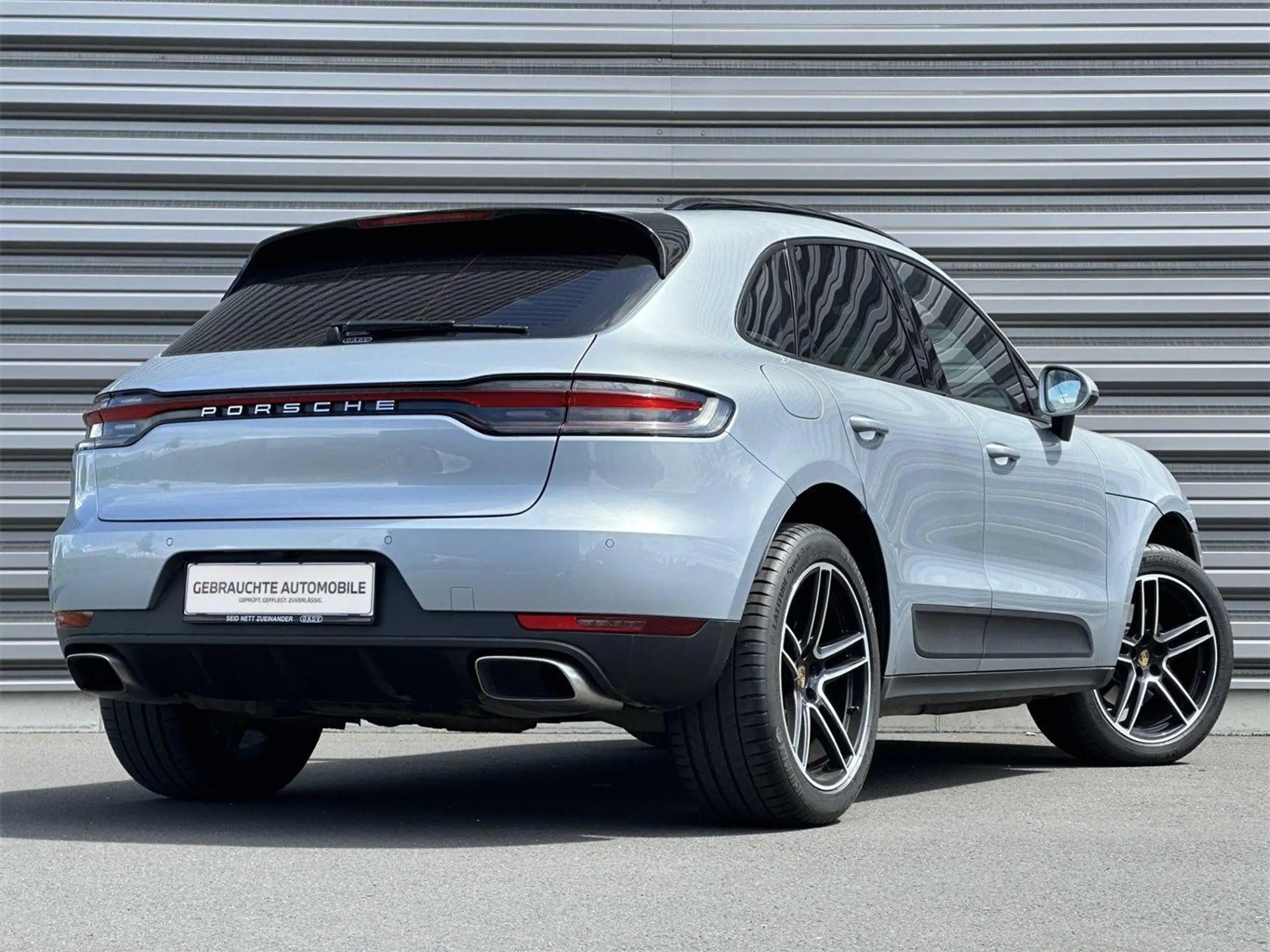 Porsche - Macan