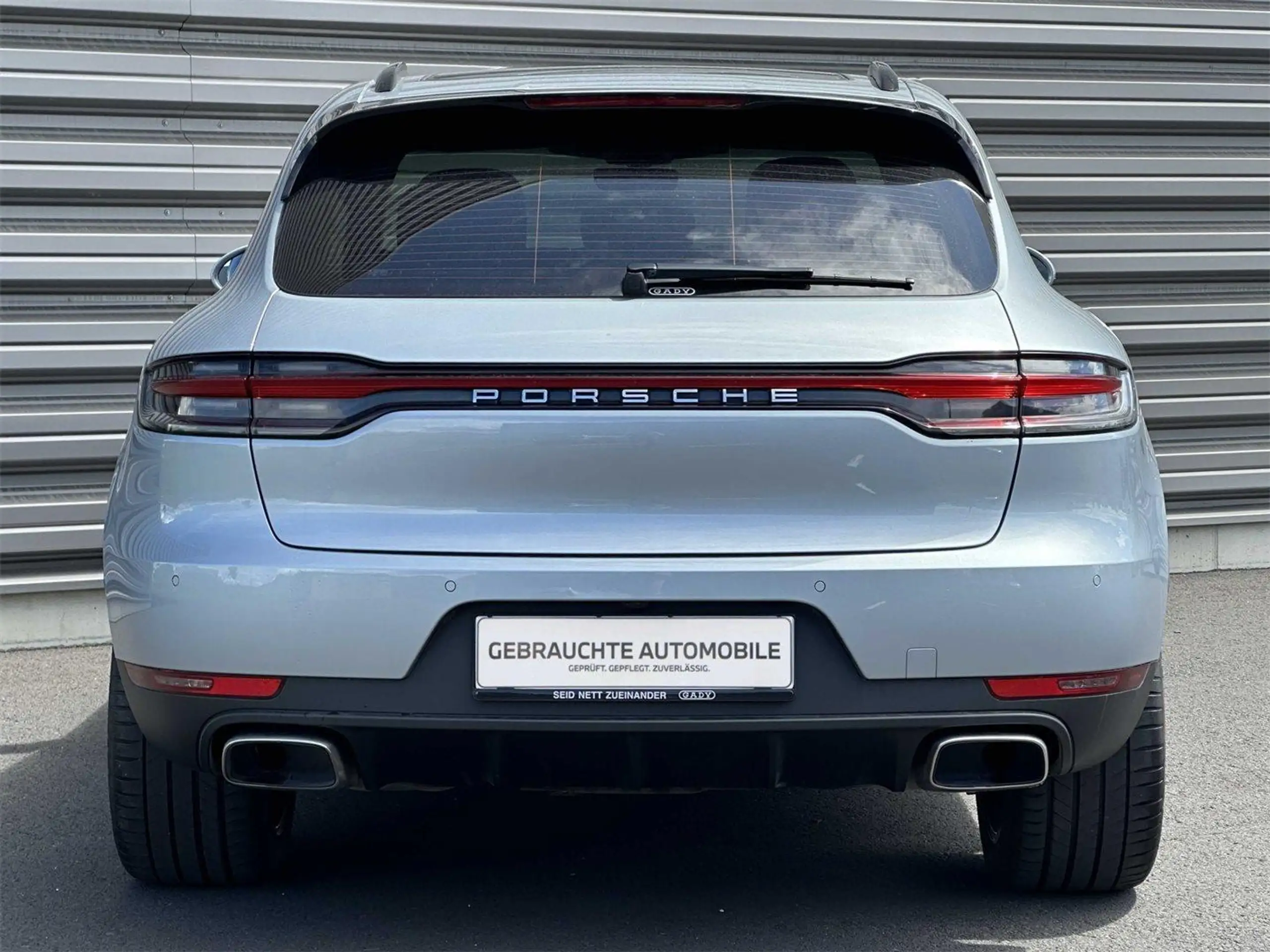 Porsche - Macan