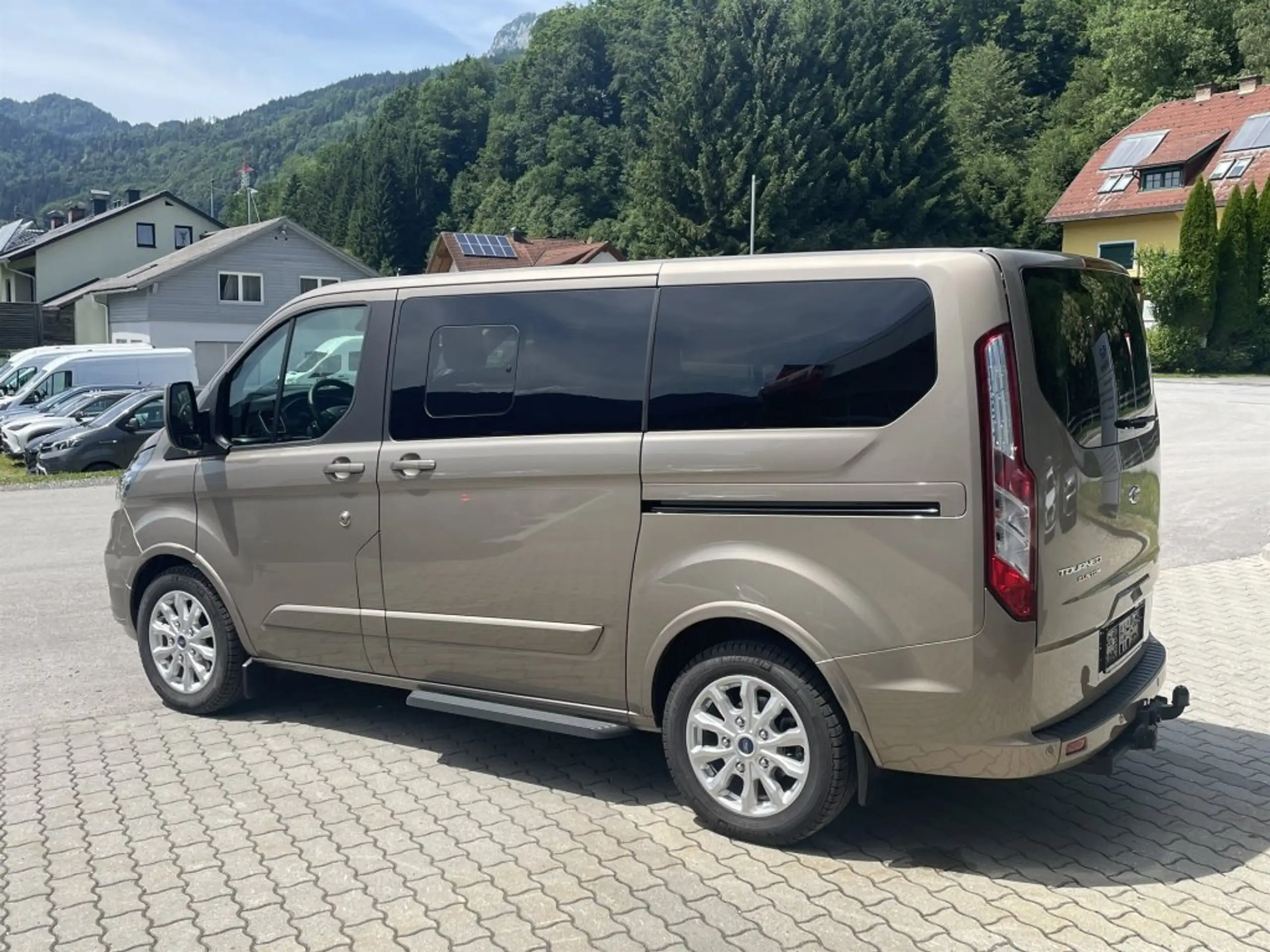 Ford - Tourneo Custom