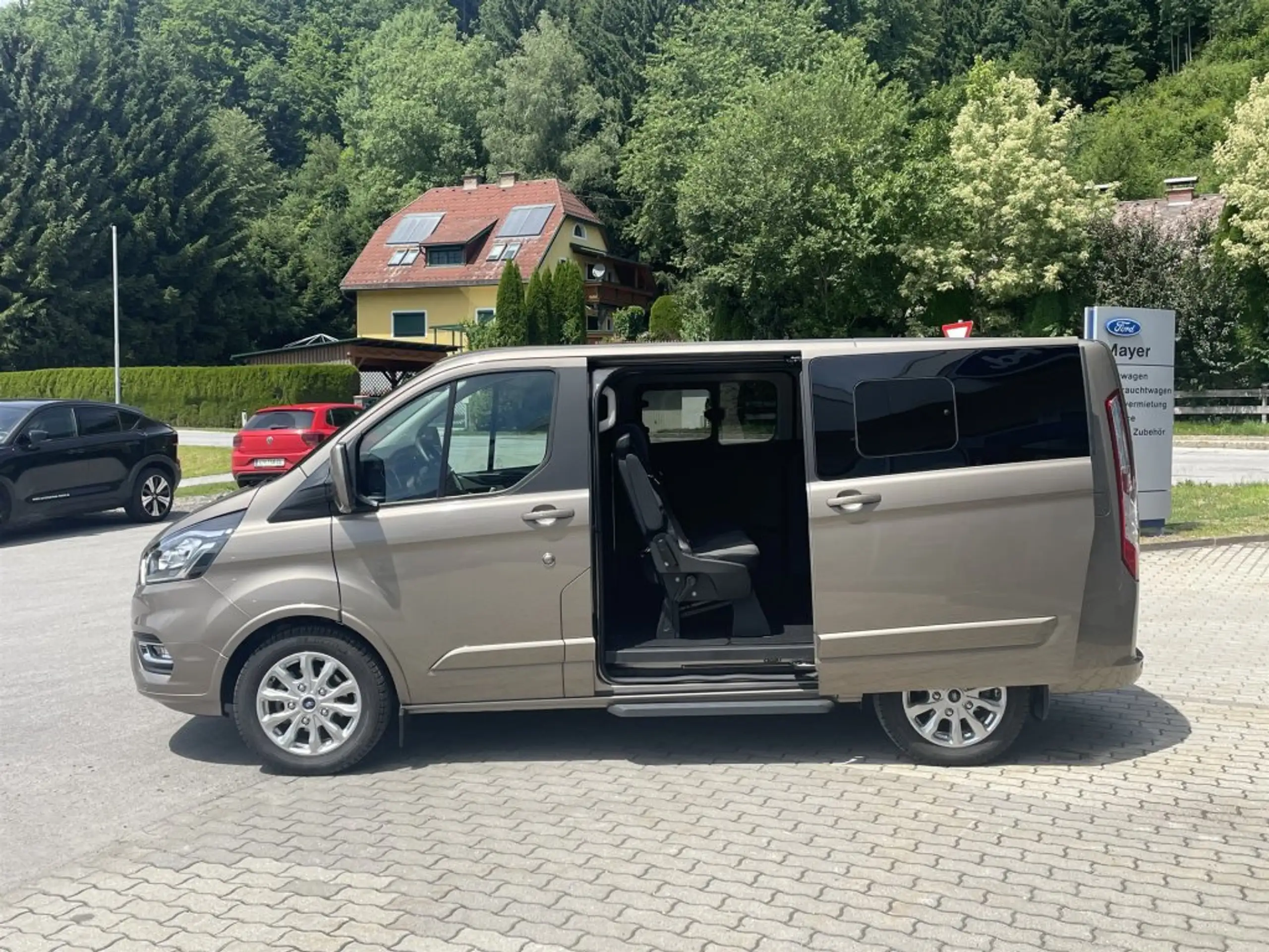 Ford - Tourneo Custom