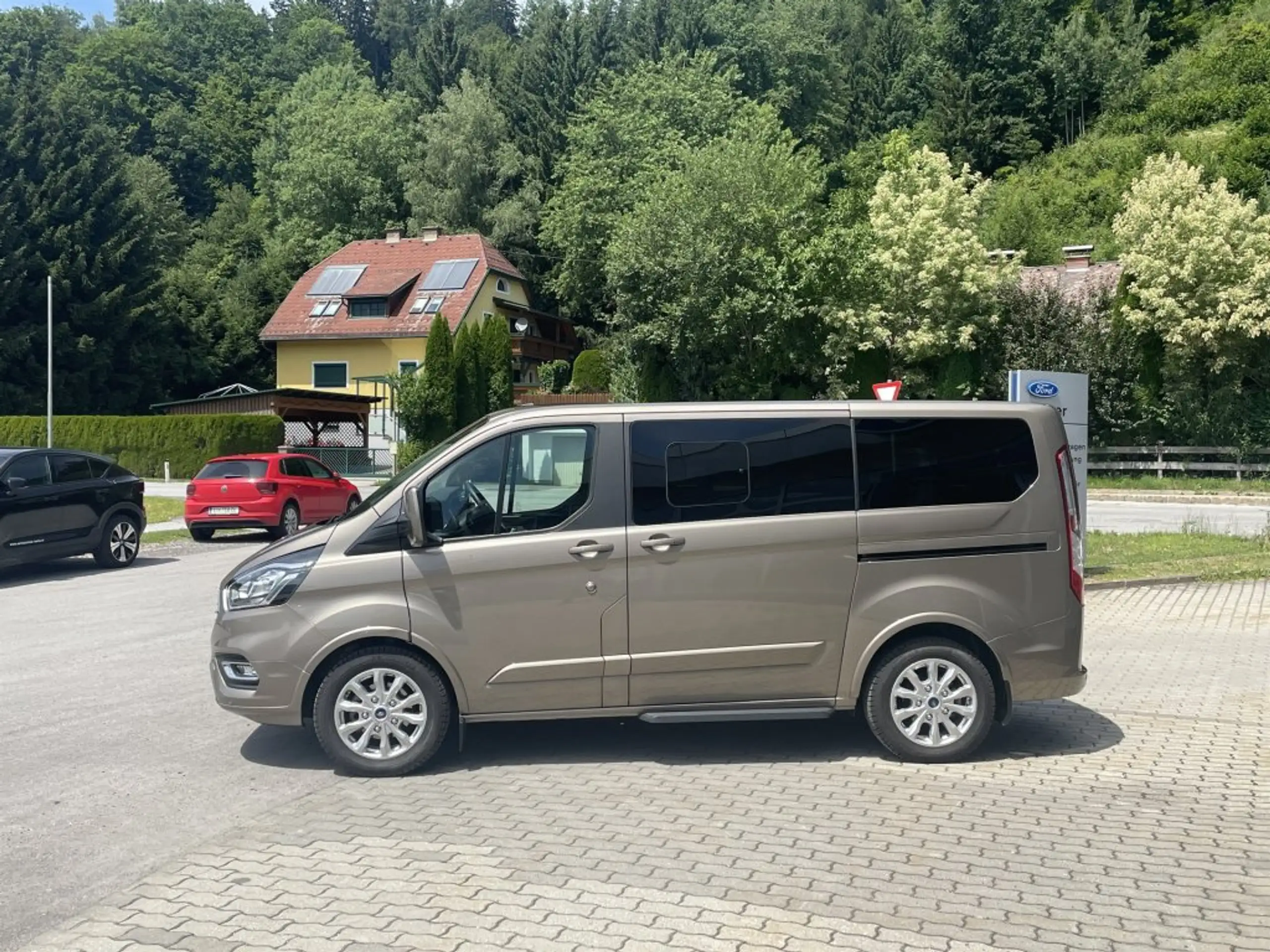 Ford - Tourneo Custom