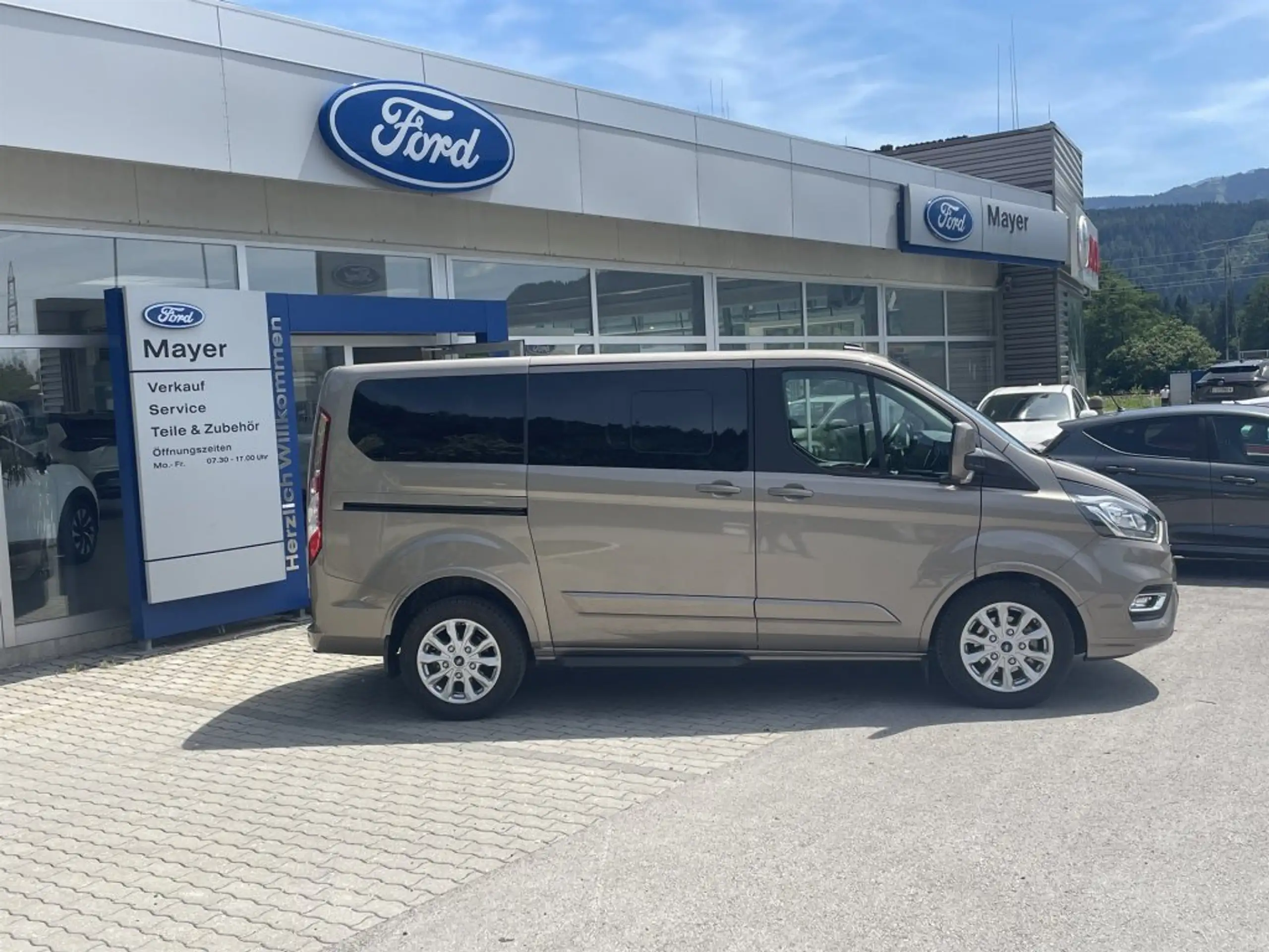 Ford - Tourneo Custom