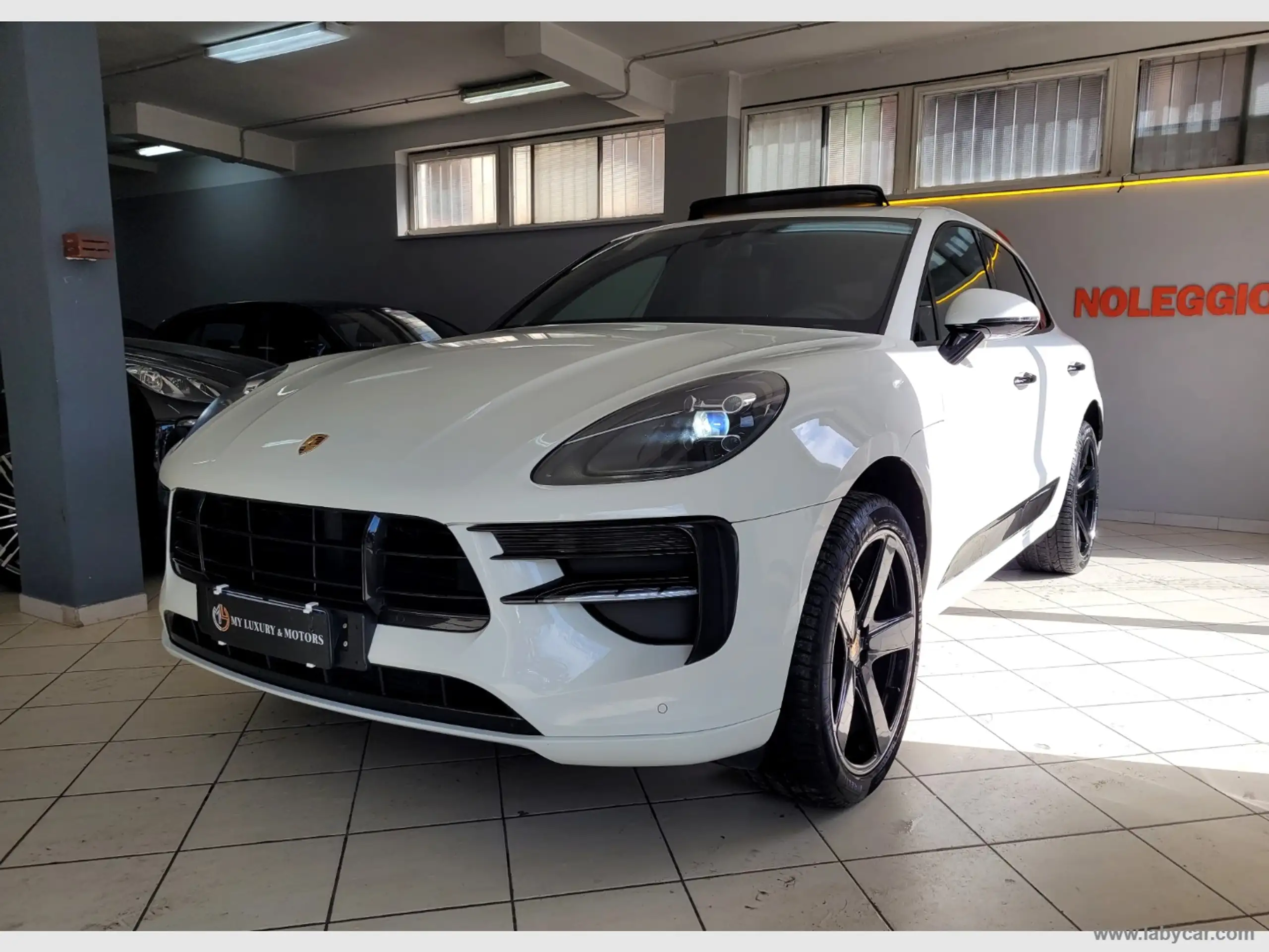 Porsche - Macan